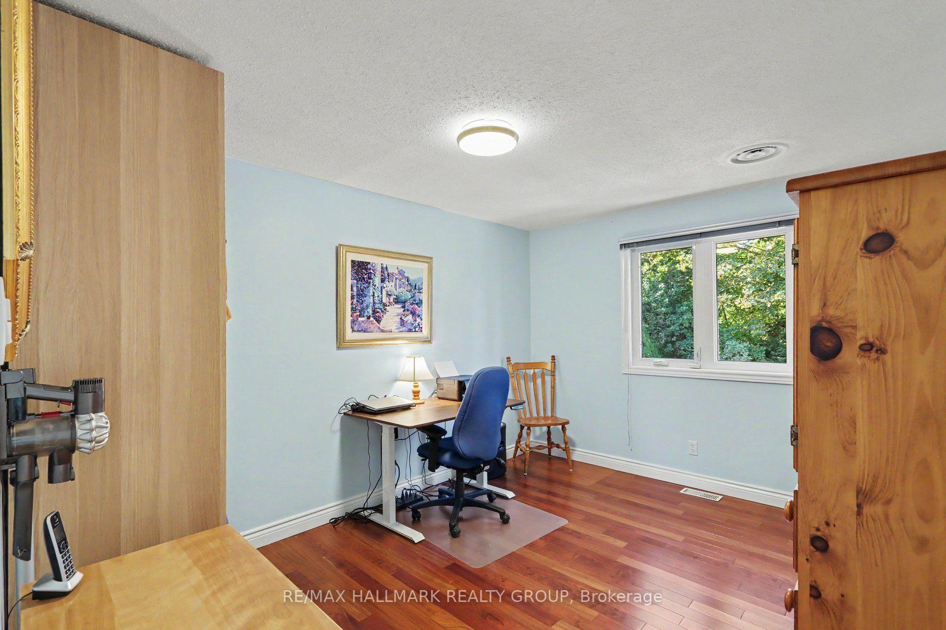 Photo 23 of 26 Whippoorwill Drive, Ottawa, Rothwell Heights — HOMEH