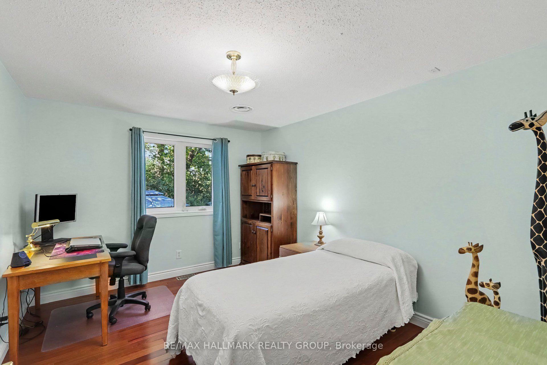 Photo 25 of 26 Whippoorwill Drive, Ottawa, Rothwell Heights — HOMEH