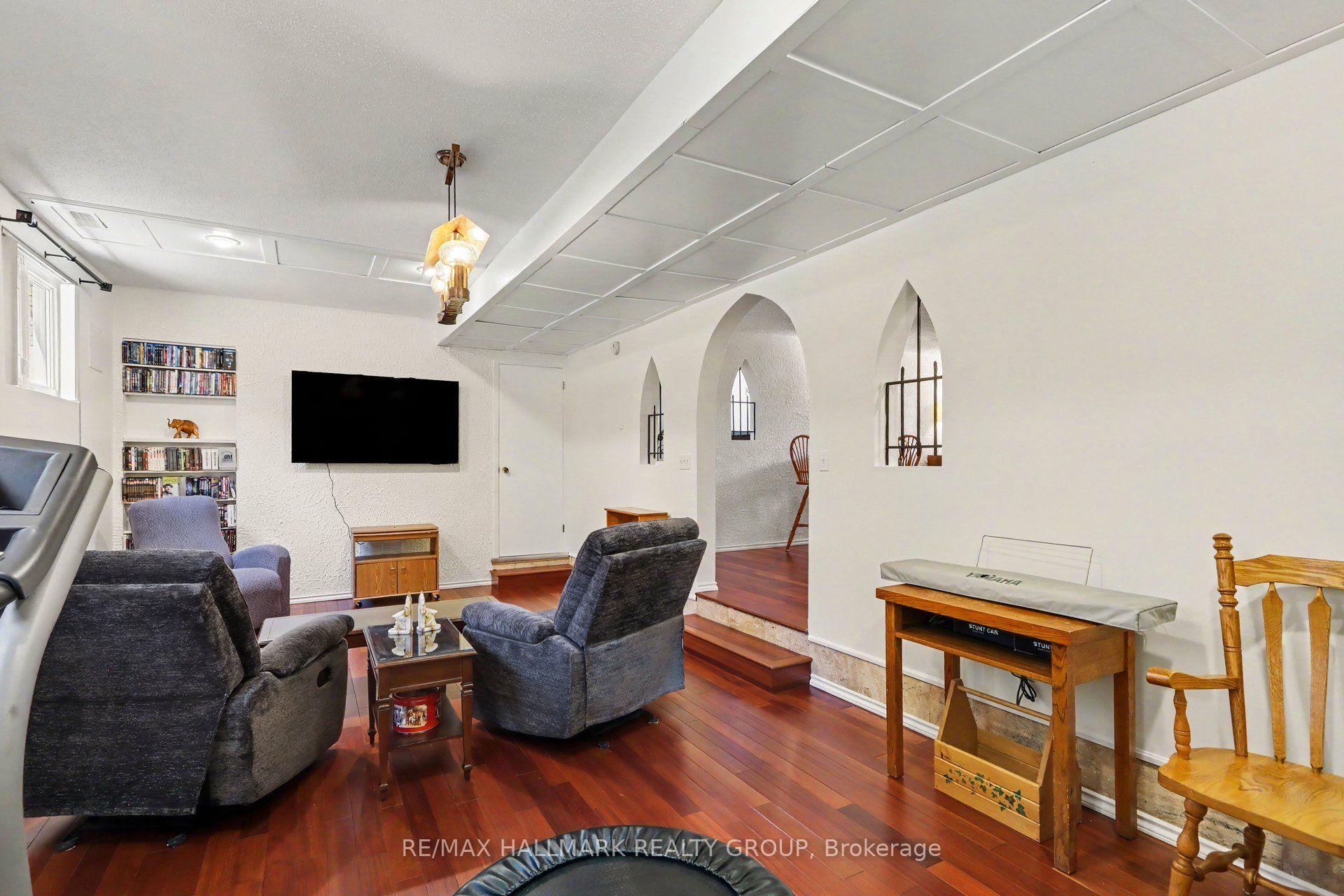 Photo 31 of 26 Whippoorwill Drive, Ottawa, Rothwell Heights — HOMEH