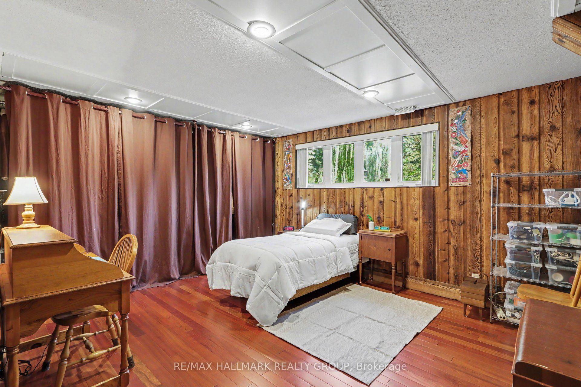 Photo 32 of 26 Whippoorwill Drive, Ottawa, Rothwell Heights — HOMEH