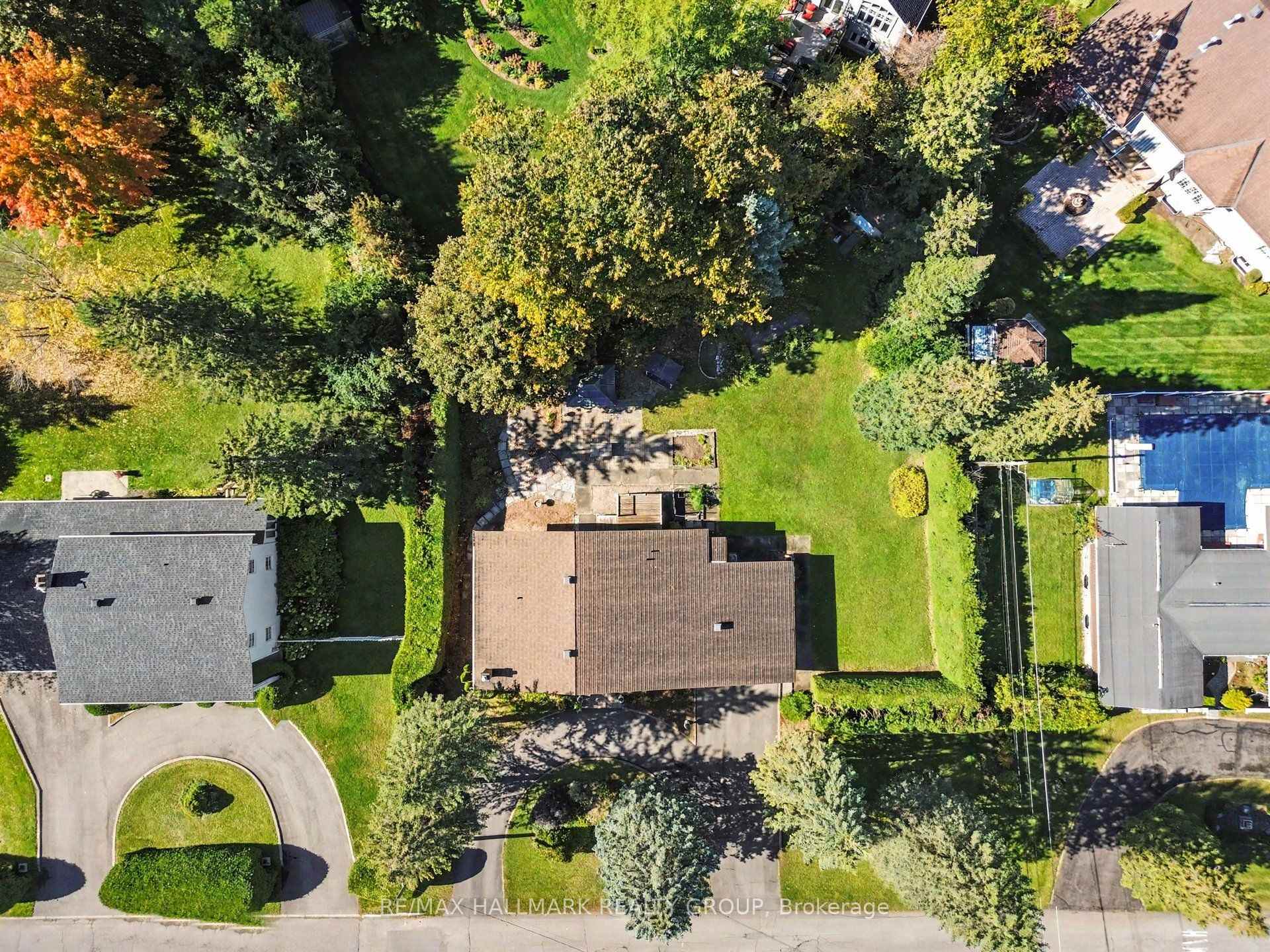Photo 41 of 26 Whippoorwill Drive, Ottawa, Rothwell Heights — HOMEH