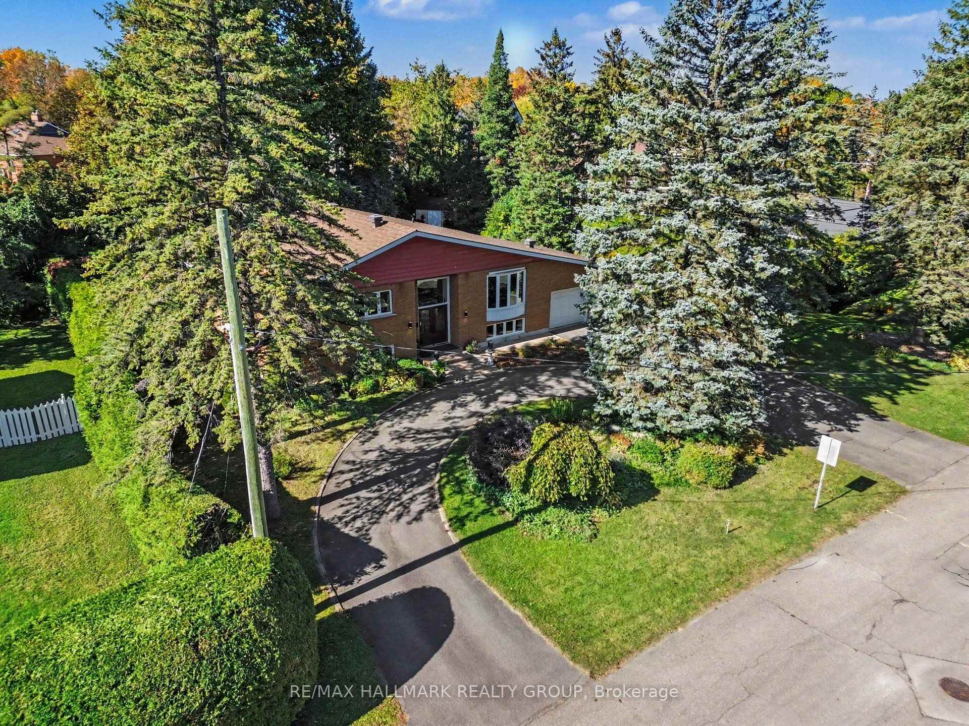 Photo 42 of 26 Whippoorwill Drive, Ottawa, Rothwell Heights — HOMEH
