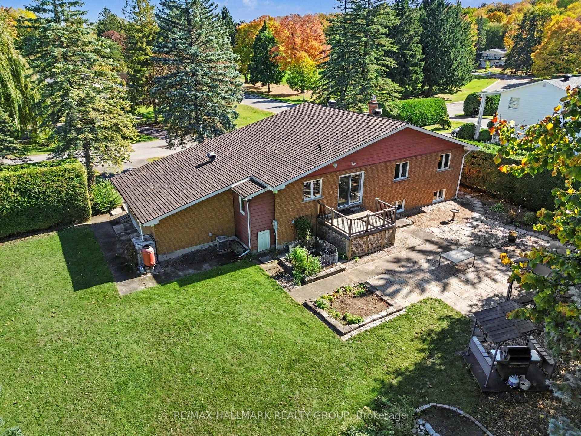 Photo 45 of 26 Whippoorwill Drive, Ottawa, Rothwell Heights — HOMEH