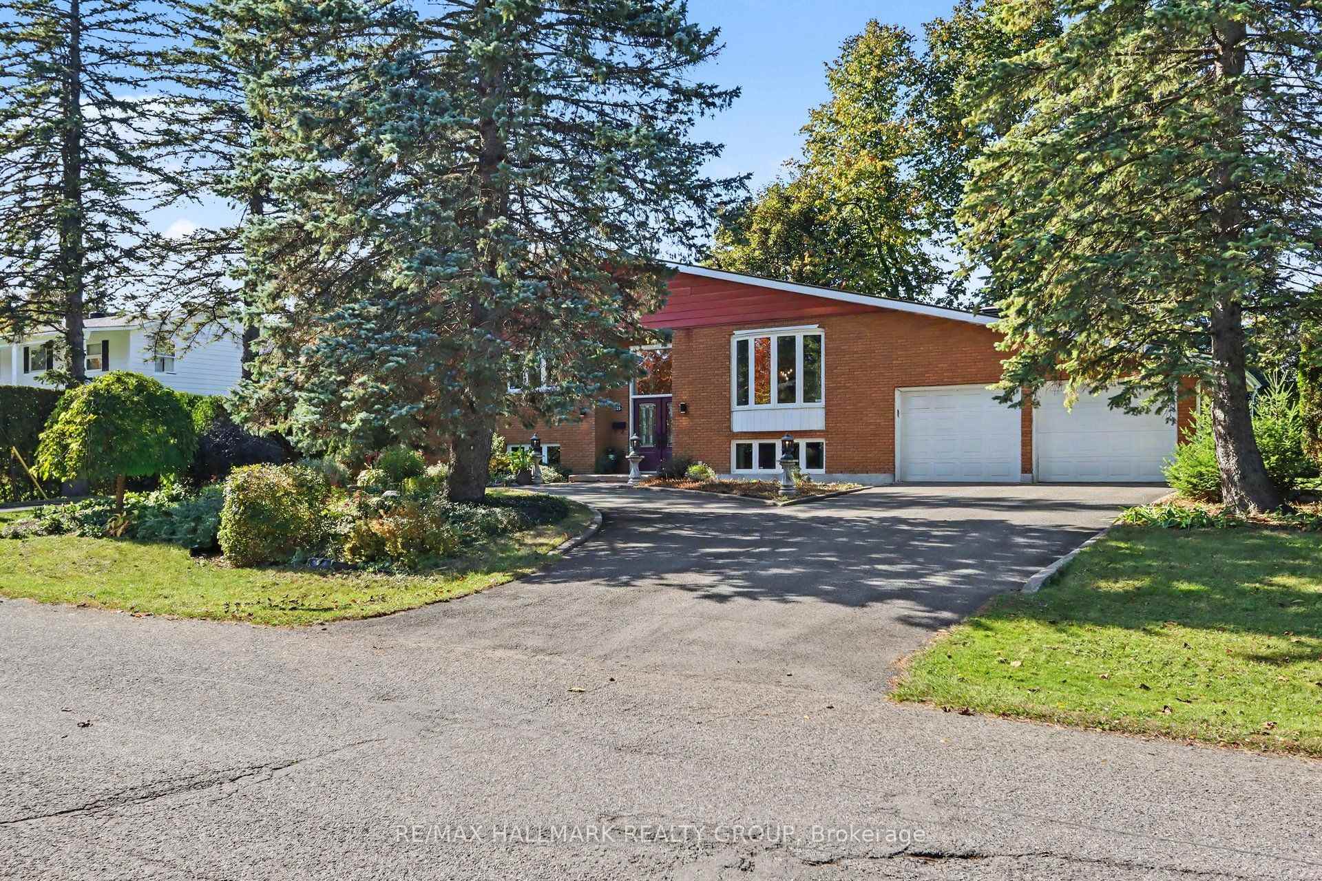 Photo 2 of 26 Whippoorwill Drive, Ottawa, Rothwell Heights — HOMEH
