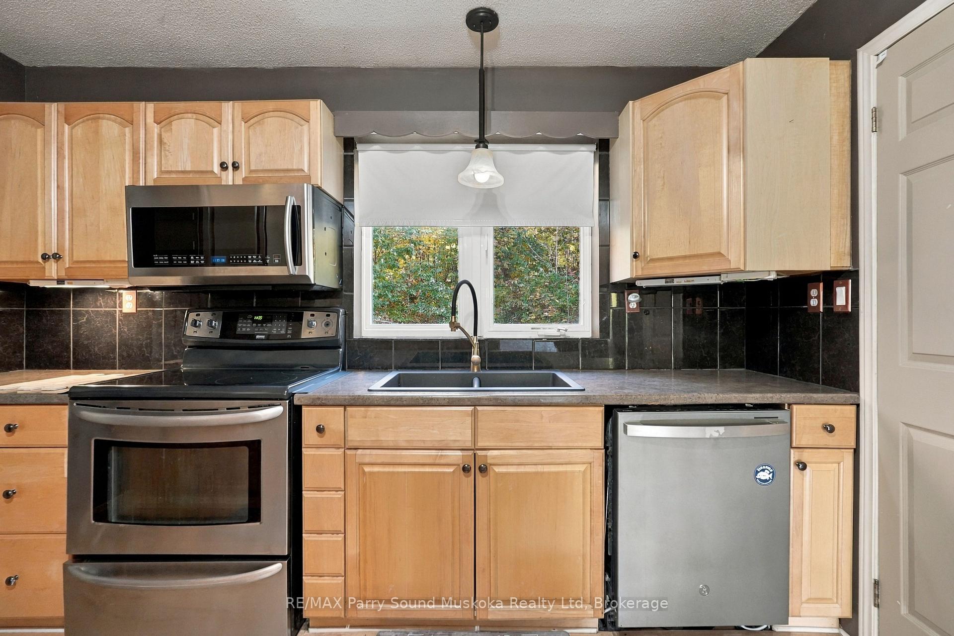 Photo 7 of 5 Maplewood Drive, McKellar — HOMEH