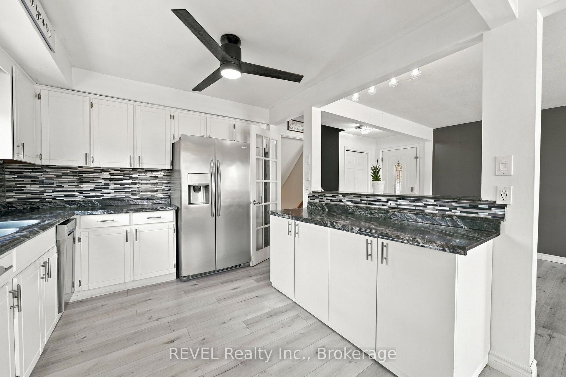 Photo 4 of 1407 Garrison Road, Fort Erie, Crescent Park — HOMEH