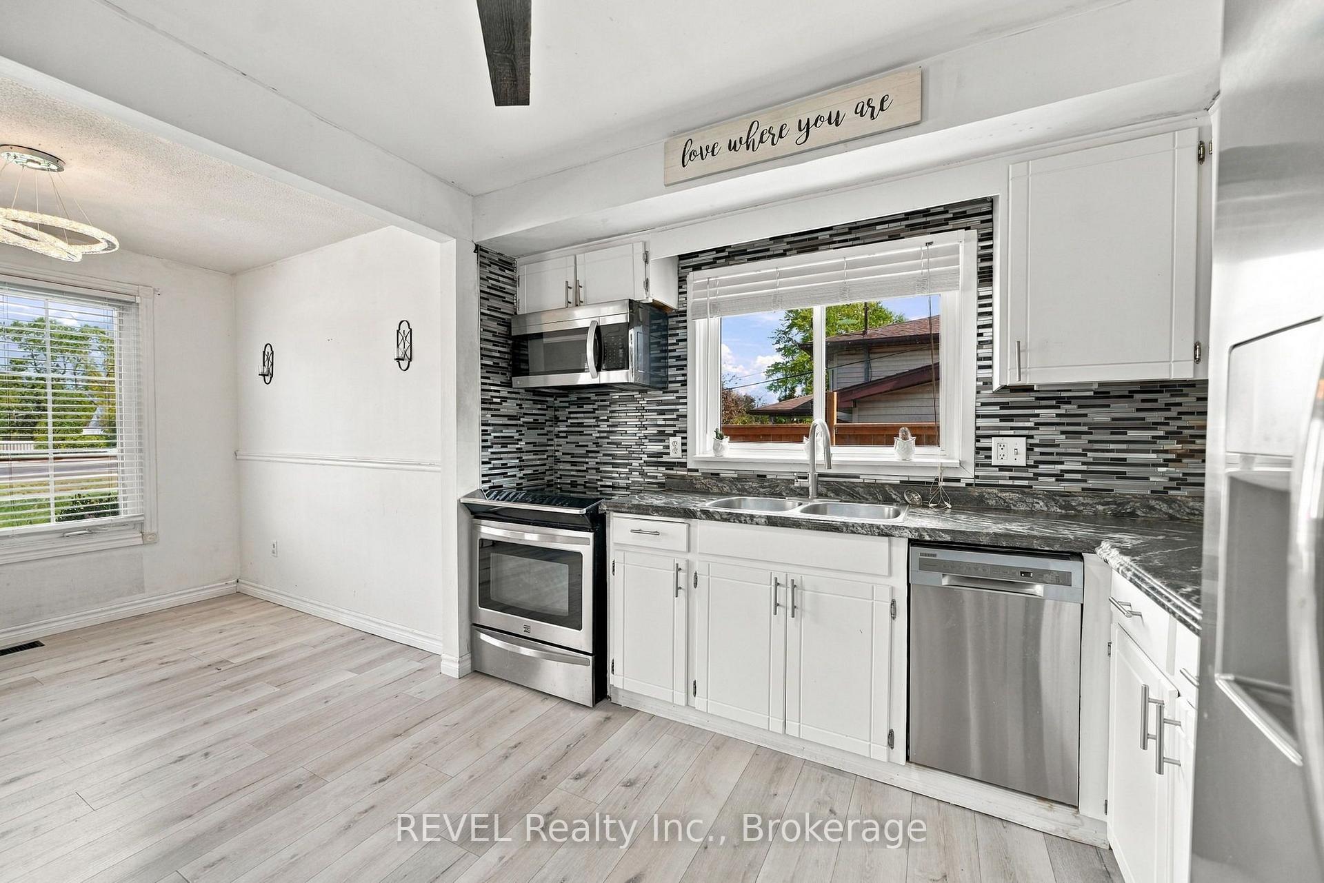 Photo 6 of 1407 Garrison Road, Fort Erie, Crescent Park — HOMEH