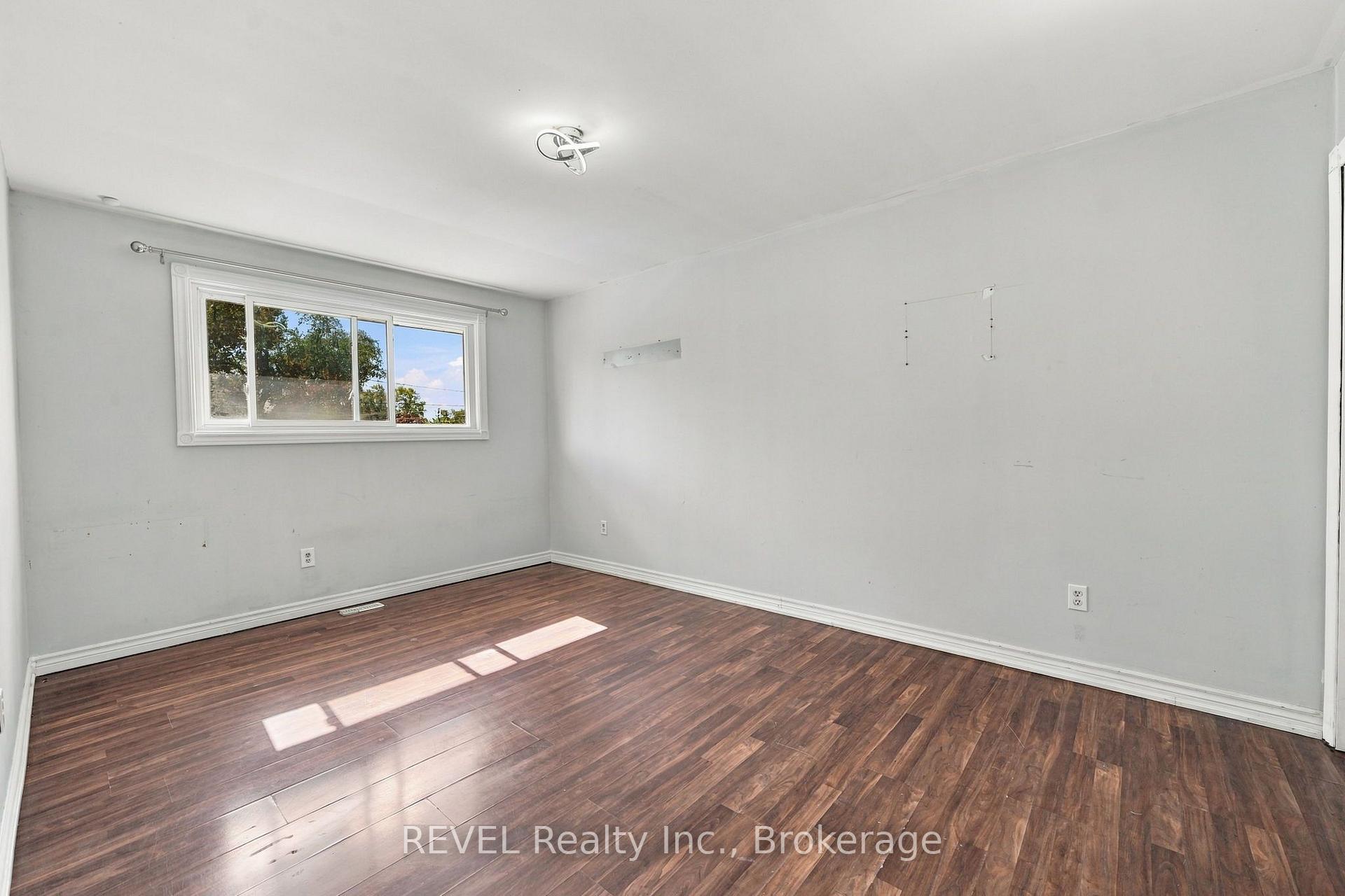 Photo 14 of 1407 Garrison Road, Fort Erie, Crescent Park — HOMEH