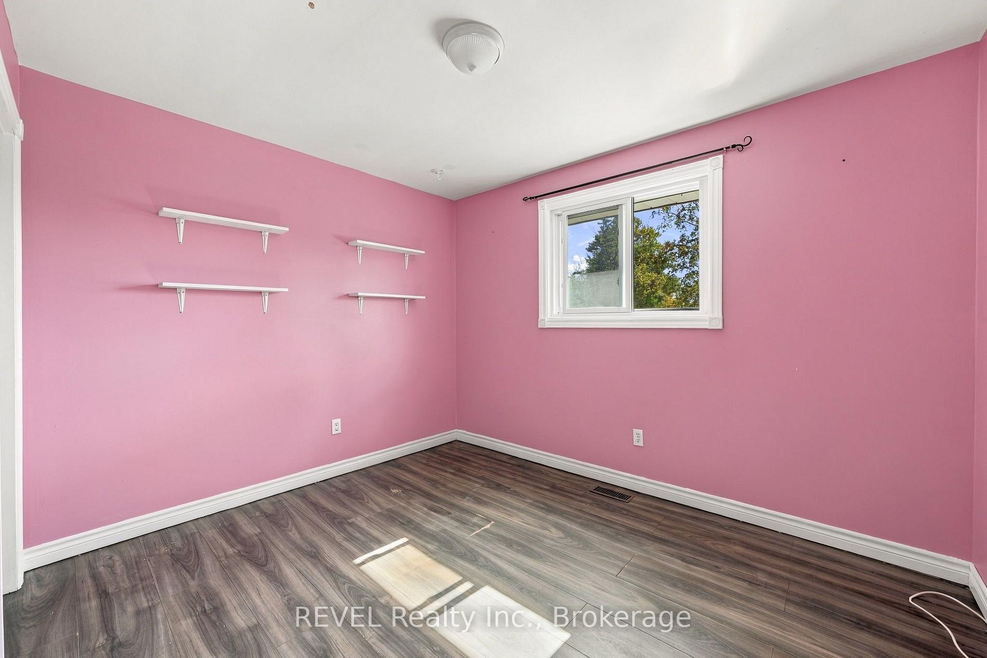 Photo 18 of 1407 Garrison Road, Fort Erie, Crescent Park — HOMEH