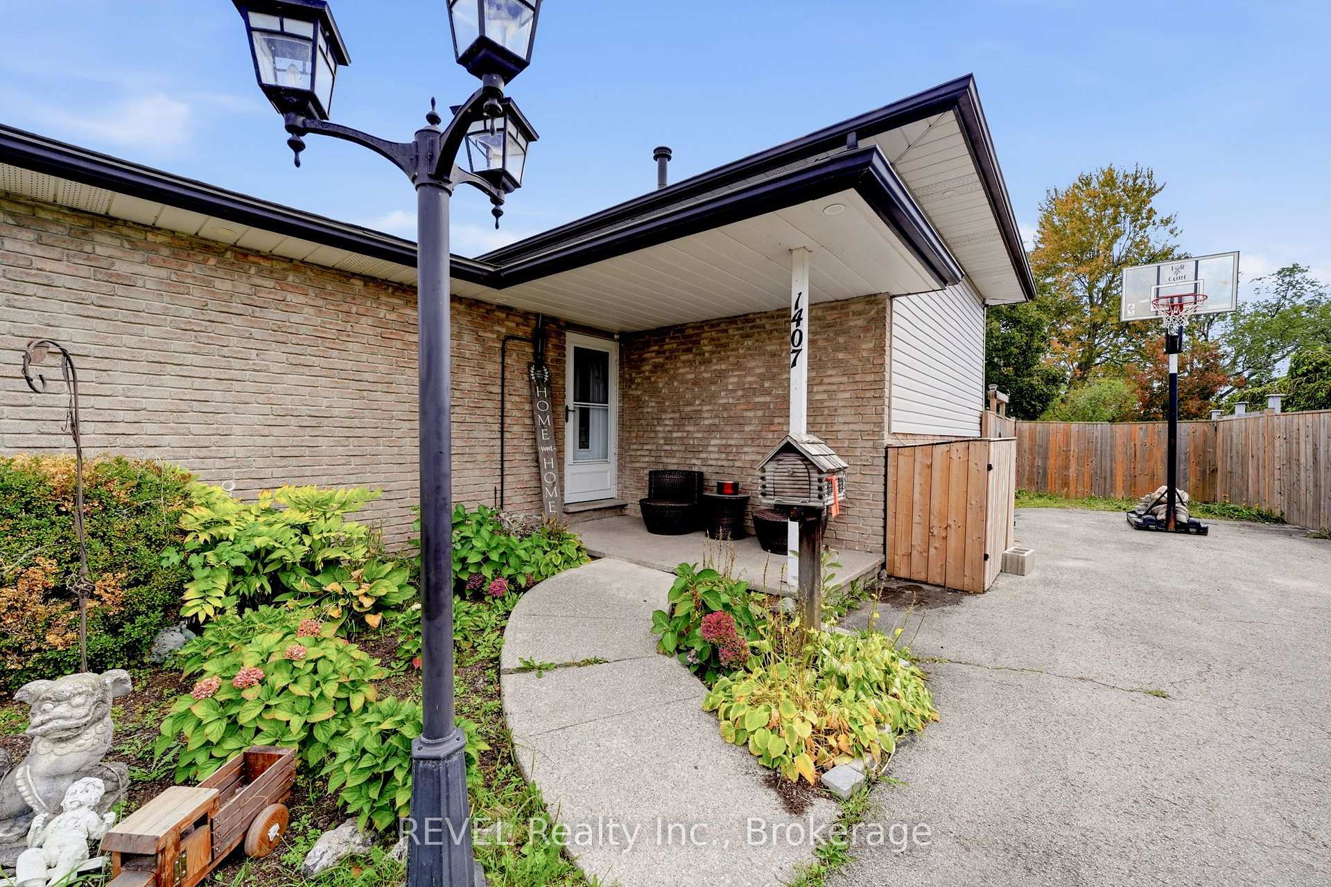 Photo 27 of 1407 Garrison Road, Fort Erie, Crescent Park — HOMEH