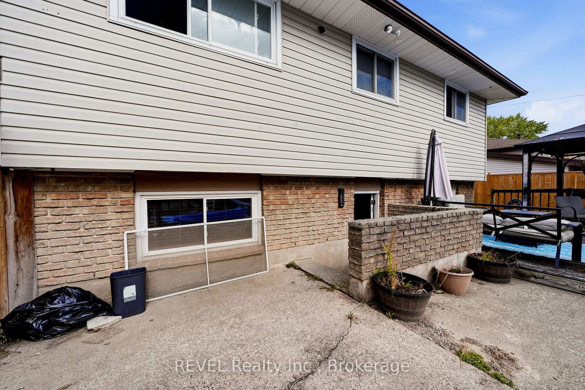 Photo 37 of 1407 Garrison Road, Fort Erie, Crescent Park — HOMEH