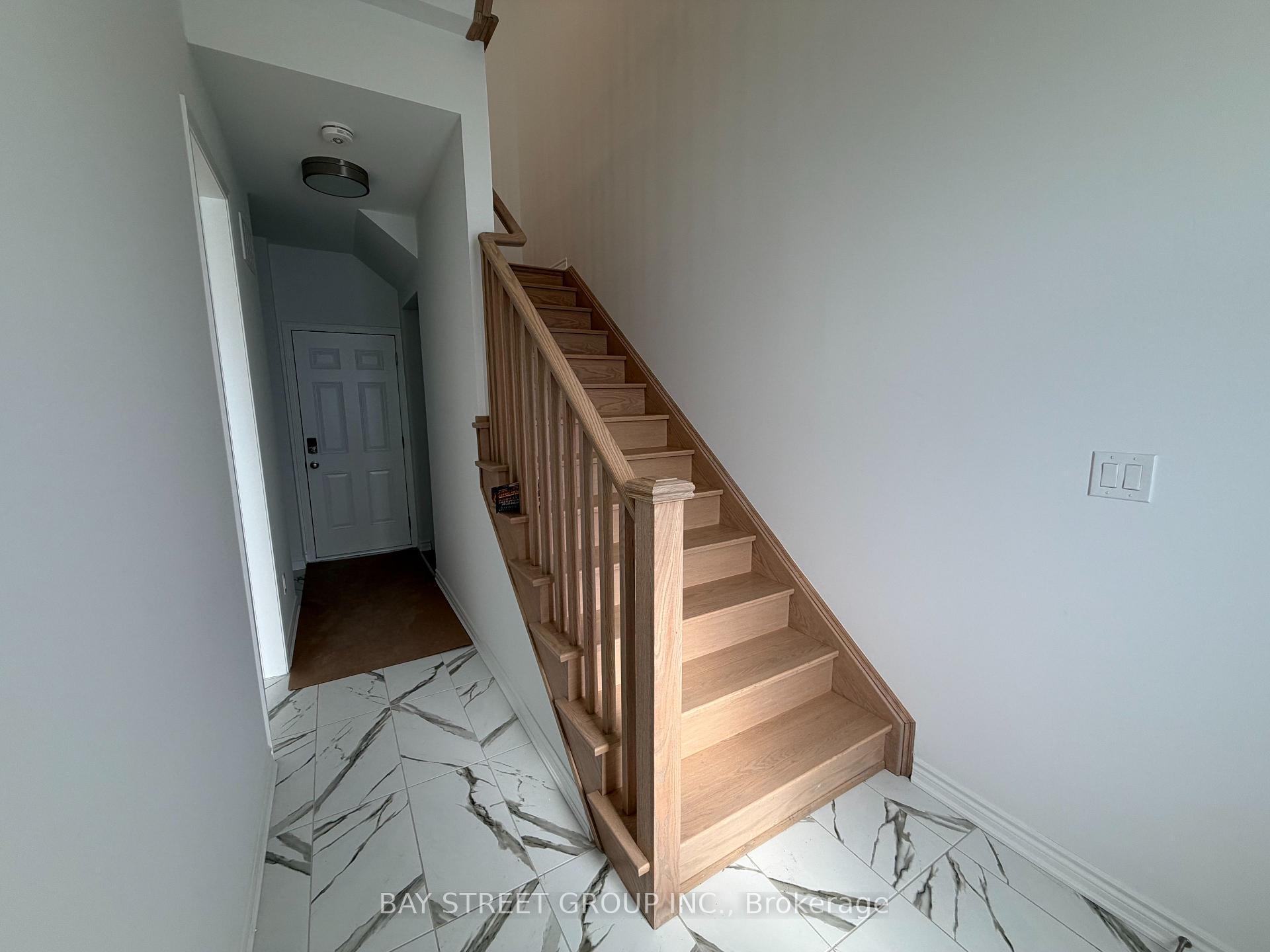 Photo 4 of 120 Avani Avenue, Markham, Rural Markham — HOMEH