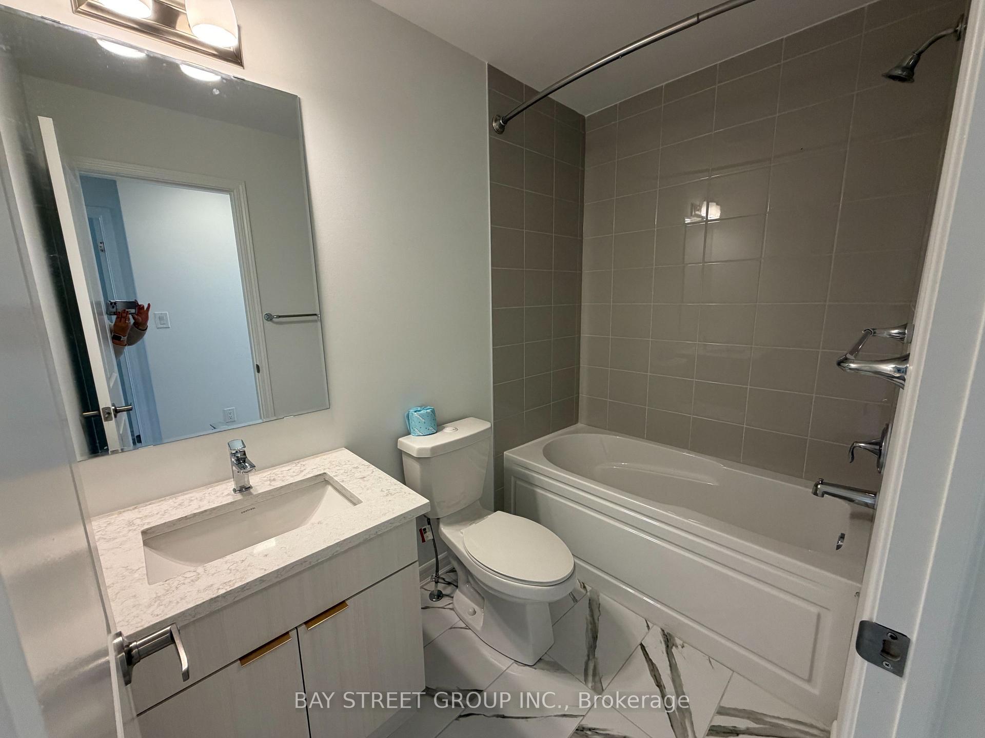 Photo 6 of 120 Avani Avenue, Markham, Rural Markham — HOMEH