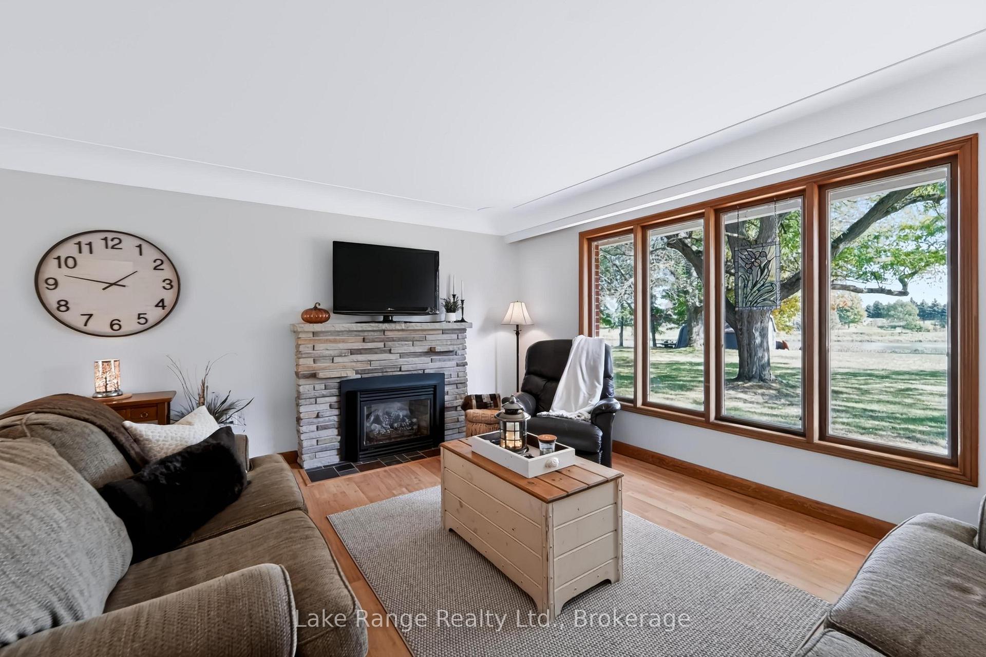 Photo 5 of 701 Maple Street, Huron East, Brussels — HOMEH