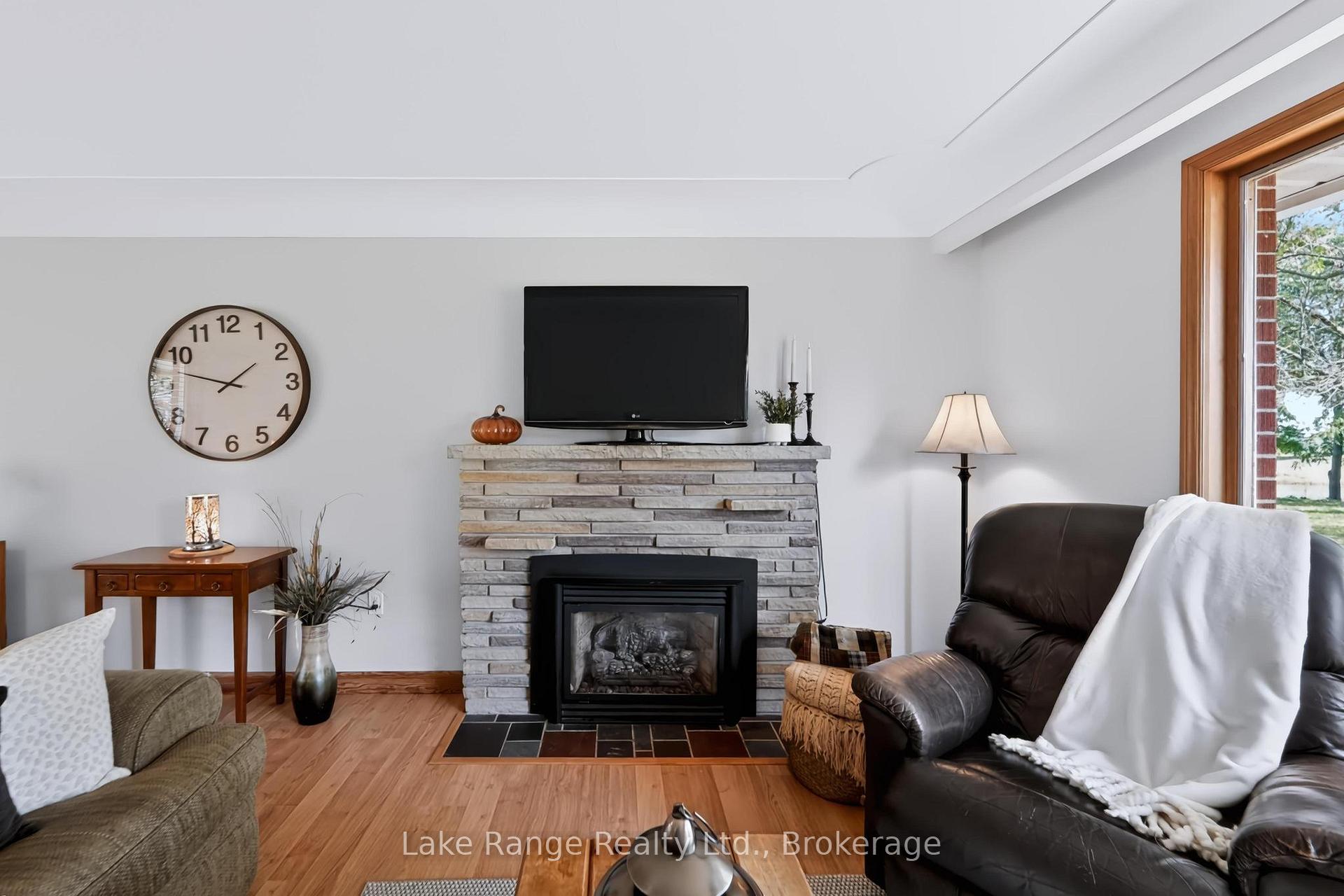 Photo 6 of 701 Maple Street, Huron East, Brussels — HOMEH