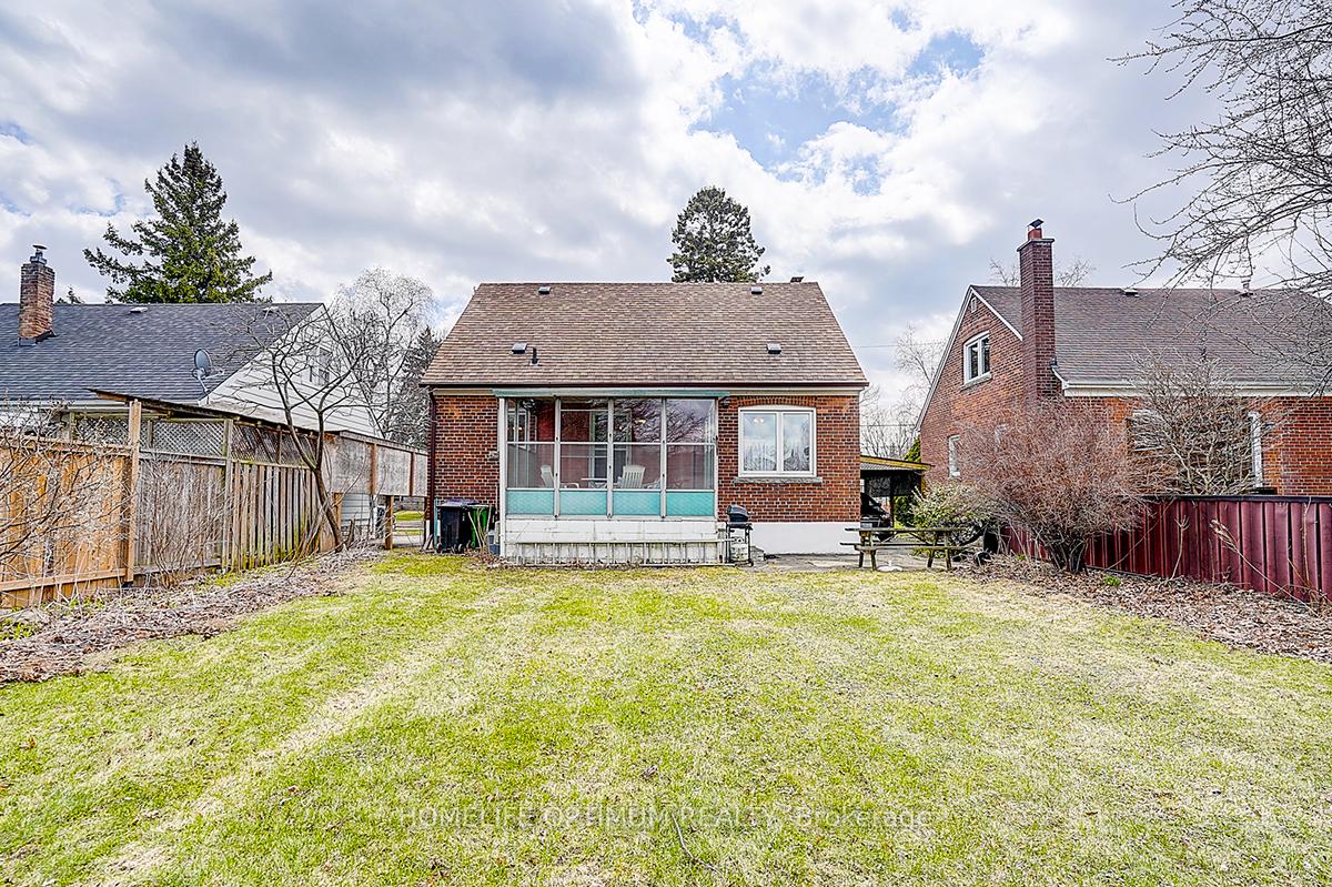 Photo 4 of 16 Ayre Point Road, Scarborough, Cliffcrest — HOMEH