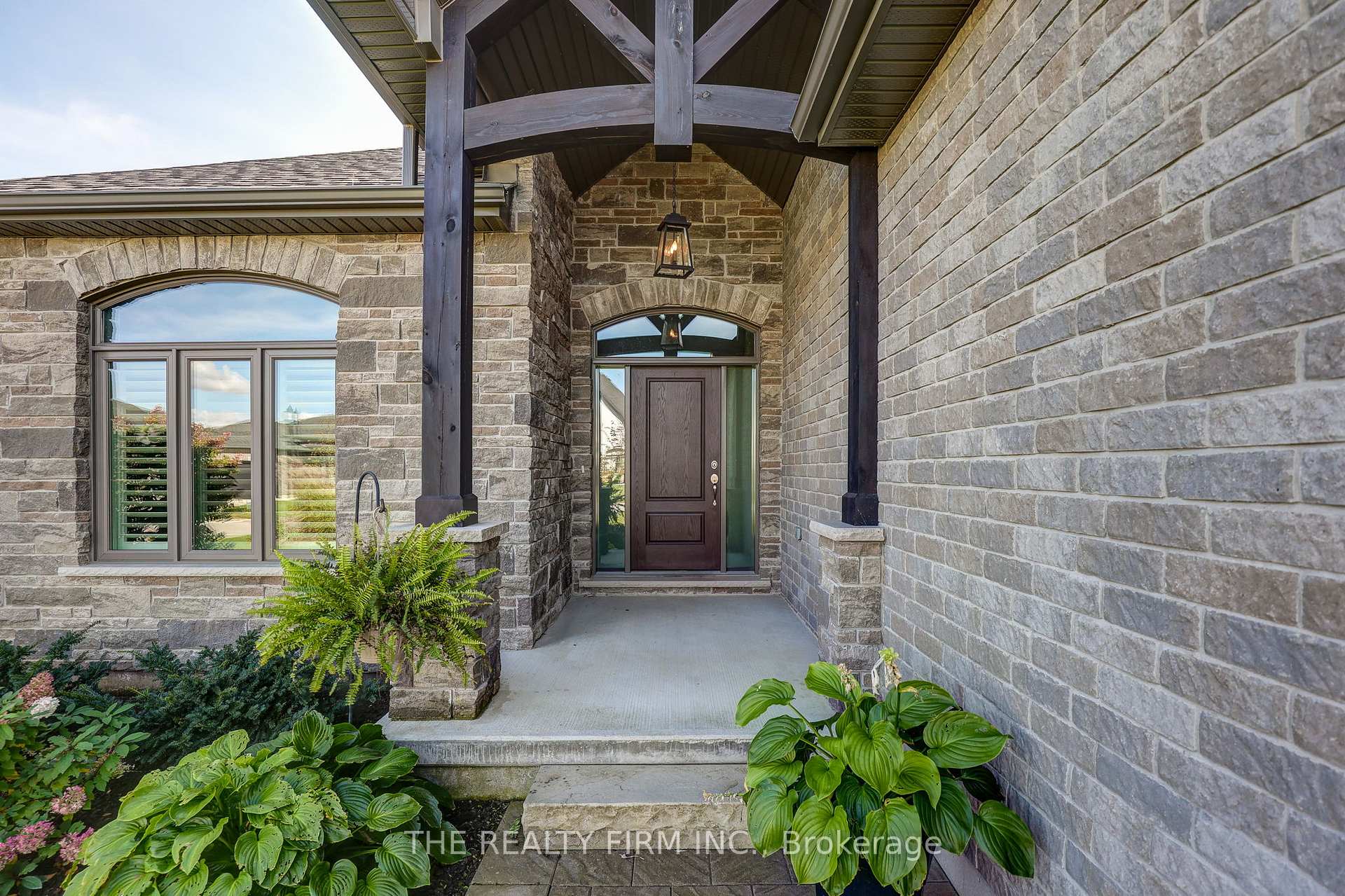 Photo 2 of 53 Foxborough Place, Thames Centre, Thorndale — HOMEH
