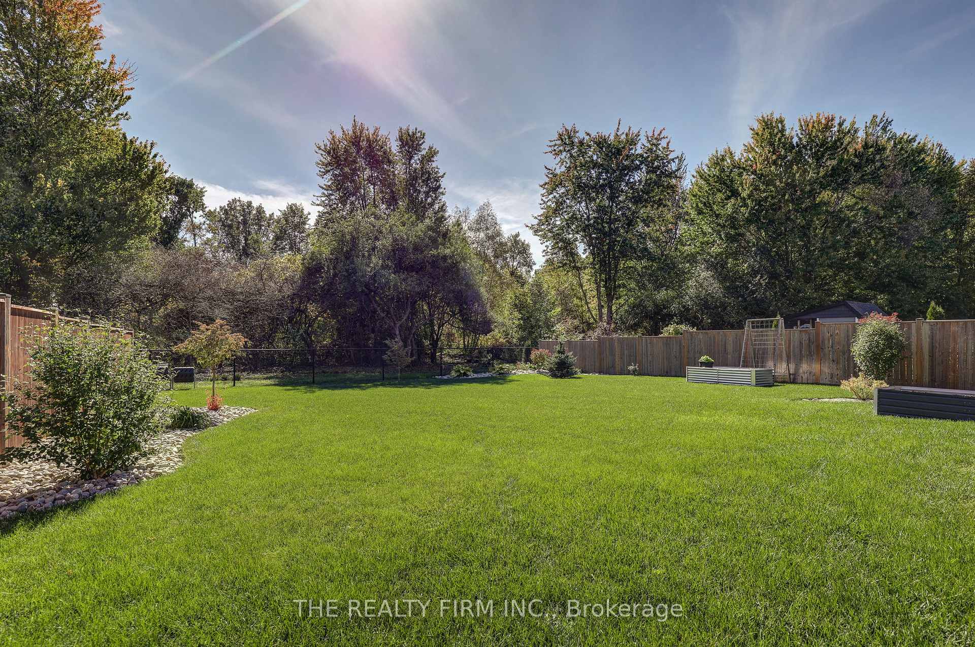 Photo 36 of 53 Foxborough Place, Thames Centre, Thorndale — HOMEH