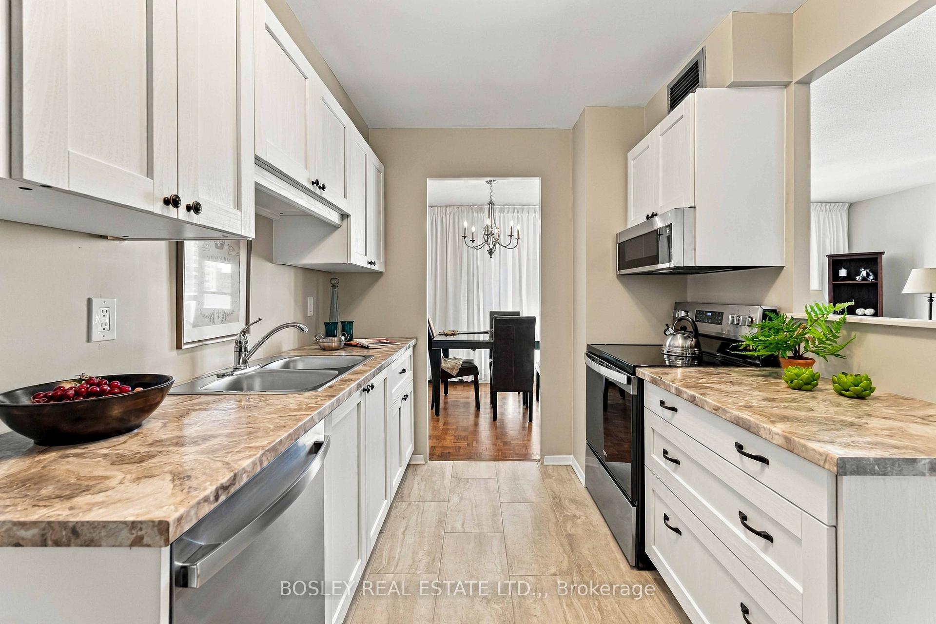 Photo 16 of 15 Towering Heights Boulevard, St. Catharines, Glendale/Glenridge — HOMEH