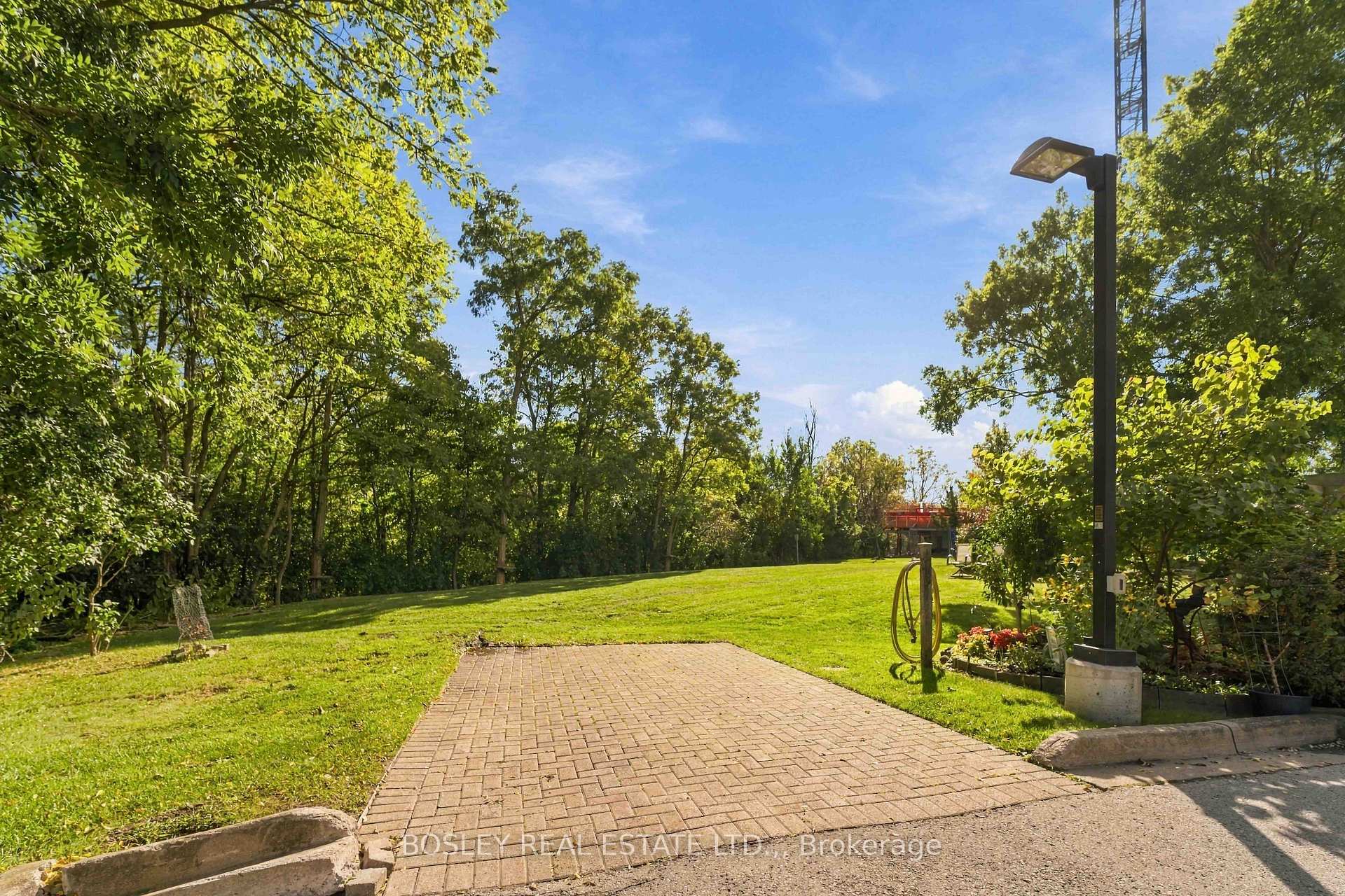 Photo 33 of 15 Towering Heights Boulevard, St. Catharines, Glendale/Glenridge — HOMEH