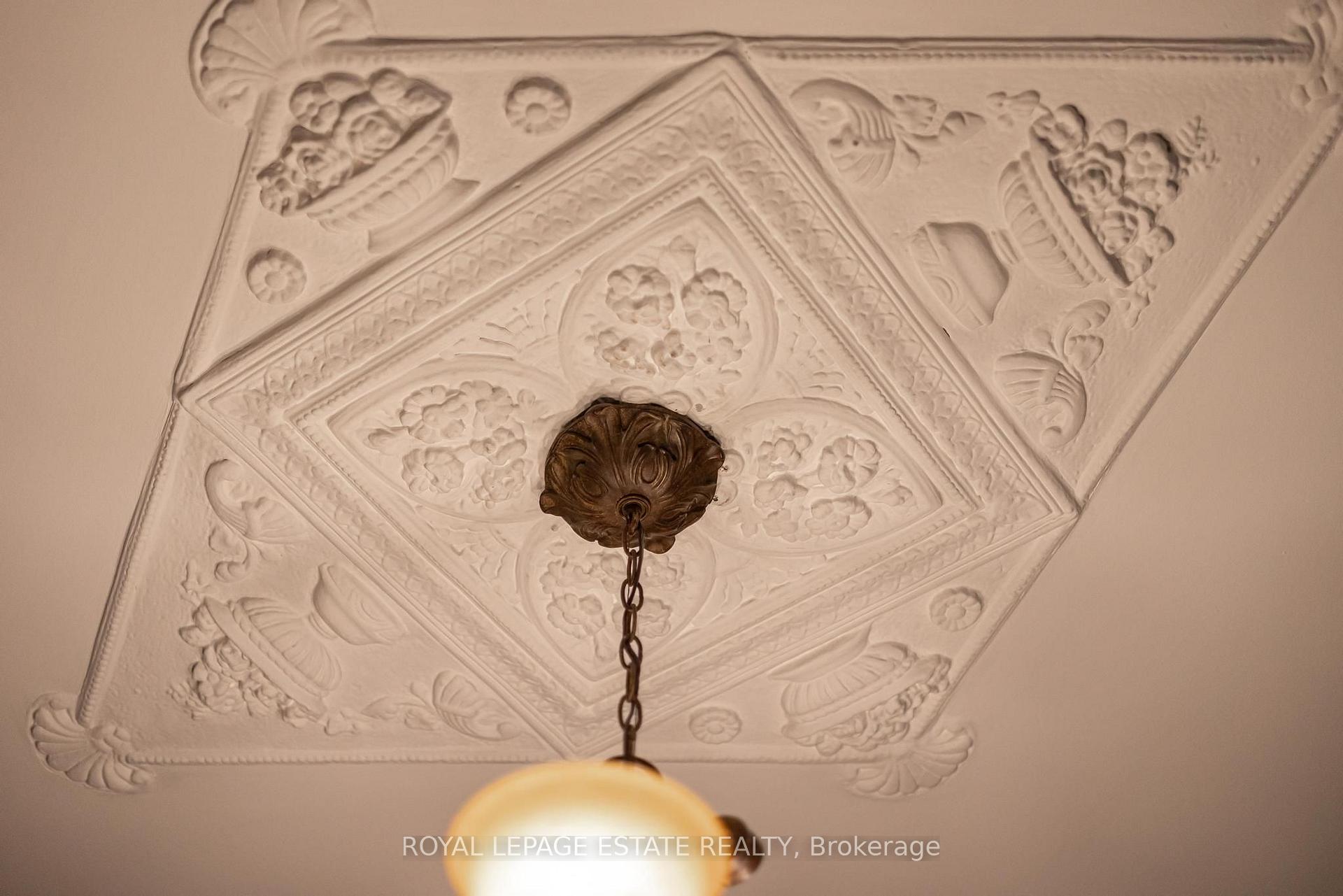 Photo 5 of 112 Baldwin Street, Toronto, Kensington-Chinatown — HOMEH