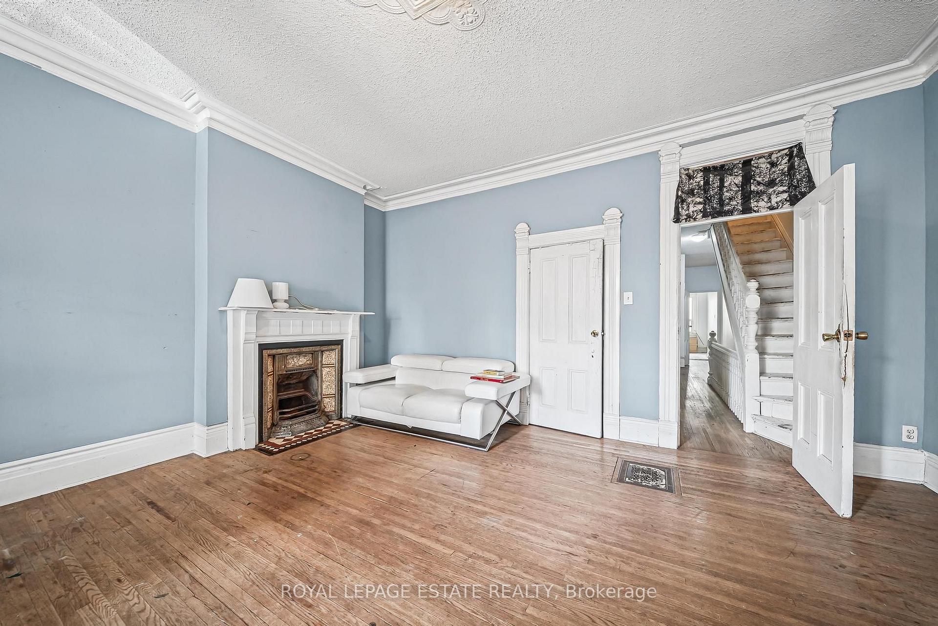 Photo 13 of 112 Baldwin Street, Toronto, Kensington-Chinatown — HOMEH