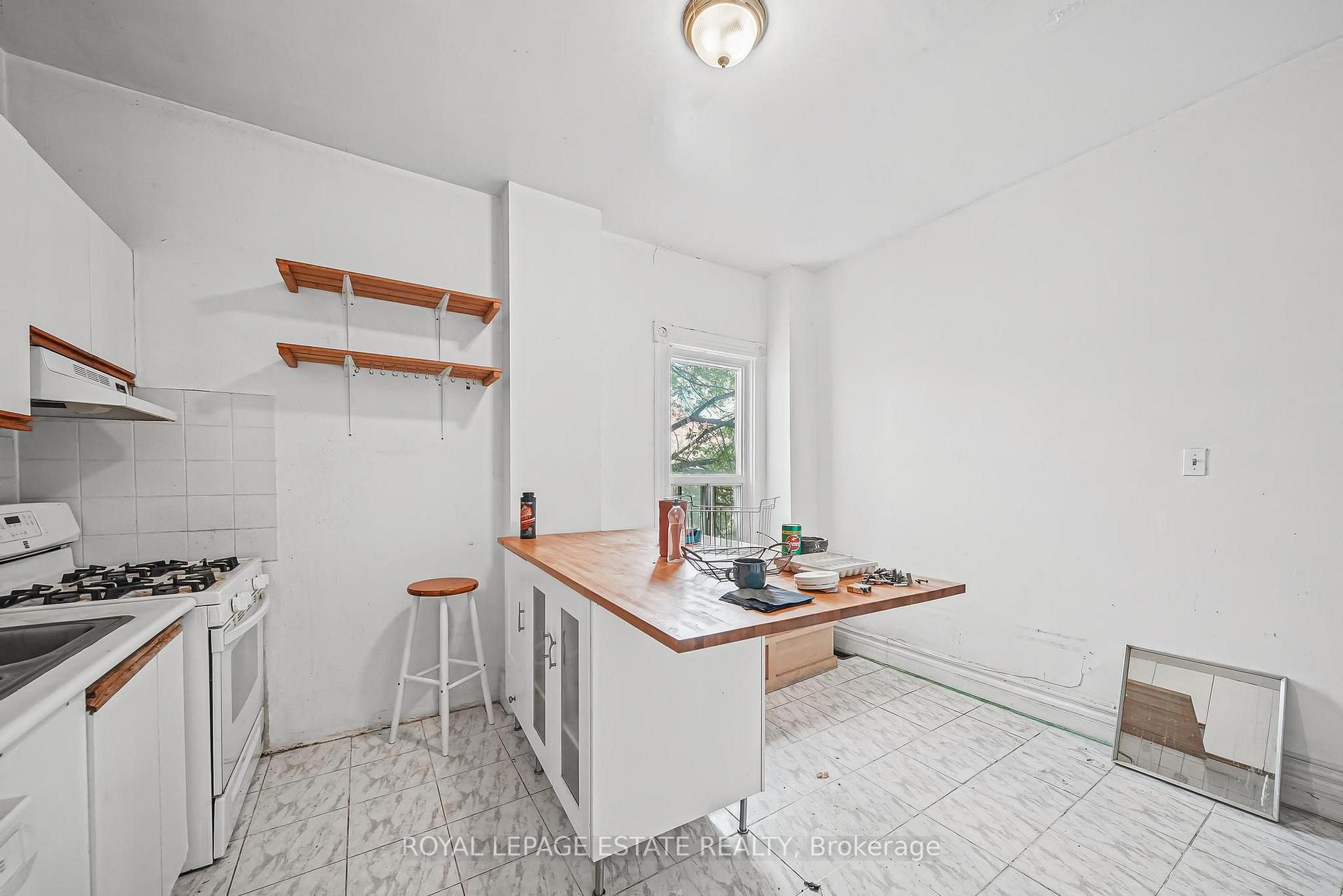 Photo 18 of 112 Baldwin Street, Toronto, Kensington-Chinatown — HOMEH