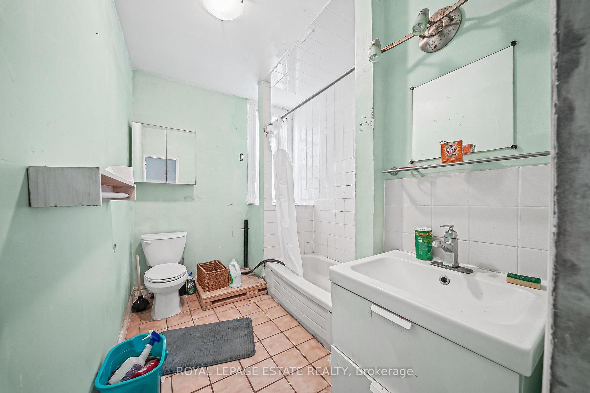 Photo 19 of 112 Baldwin Street, Toronto, Kensington-Chinatown — HOMEH