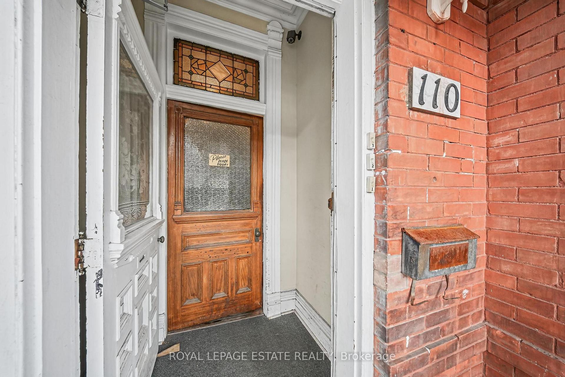 Photo 3 of 110 Baldwin Street, Toronto, Kensington-Chinatown — HOMEH