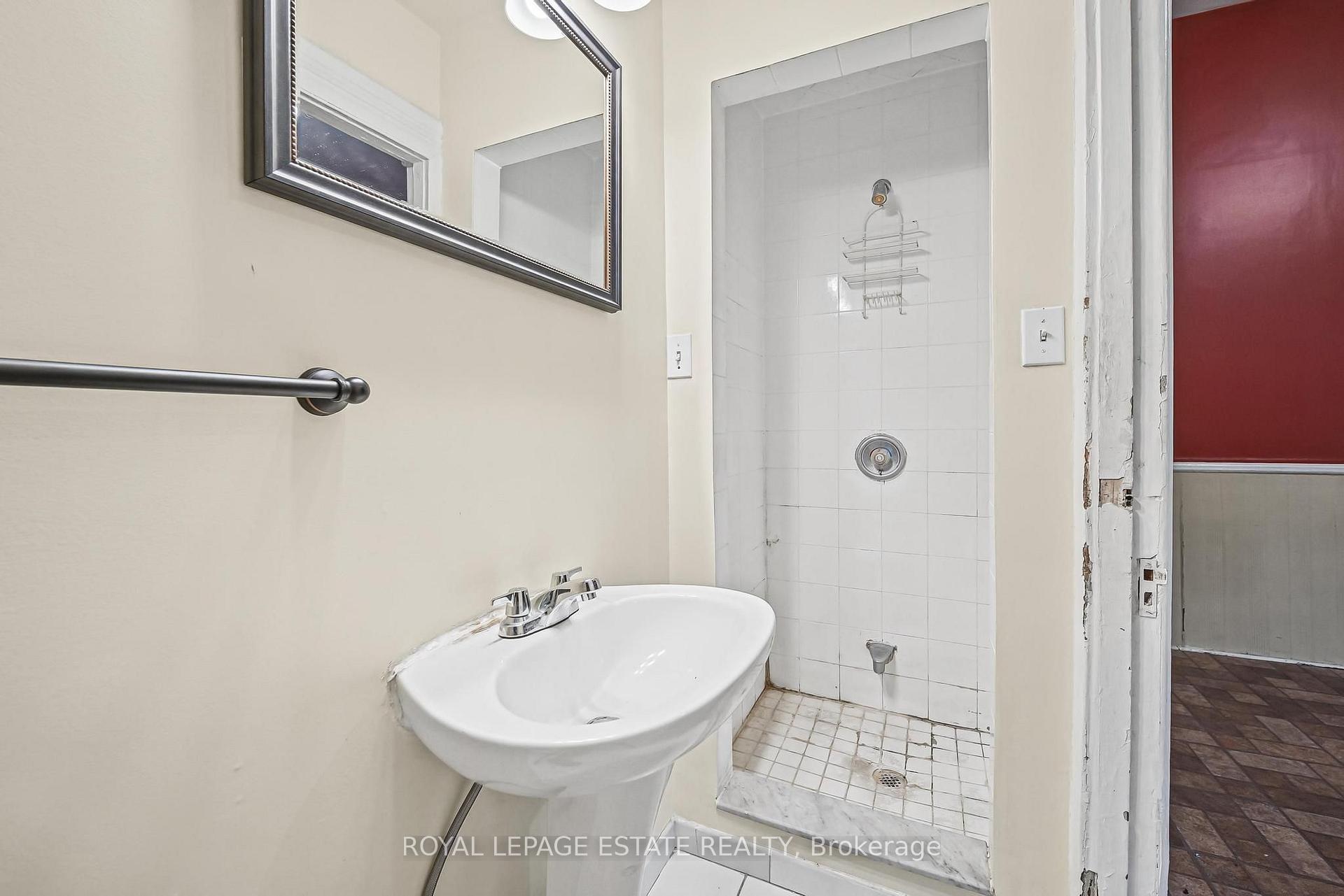 Photo 19 of 110 Baldwin Street, Toronto, Kensington-Chinatown — HOMEH