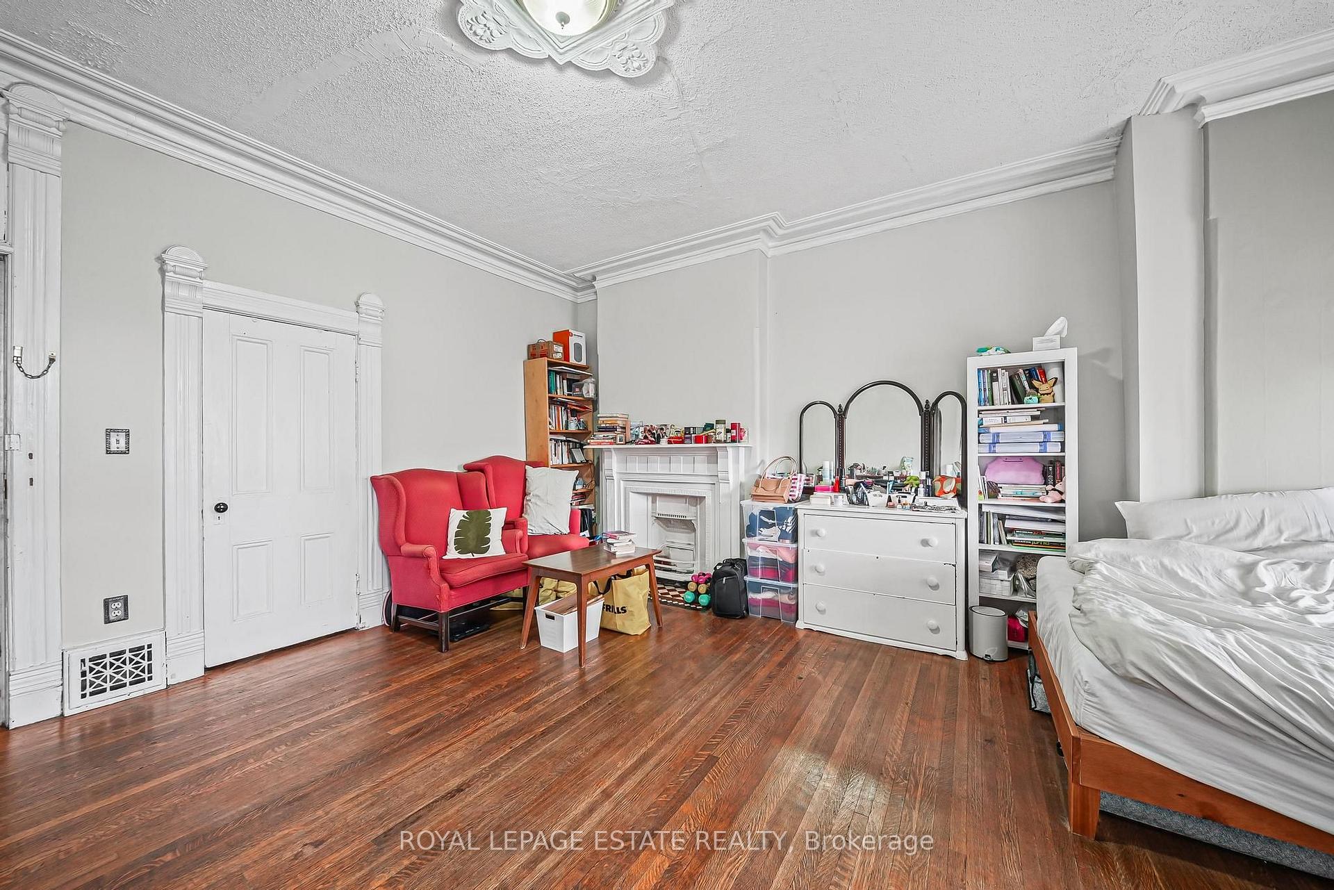 Photo 23 of 110 Baldwin Street, Toronto, Kensington-Chinatown — HOMEH
