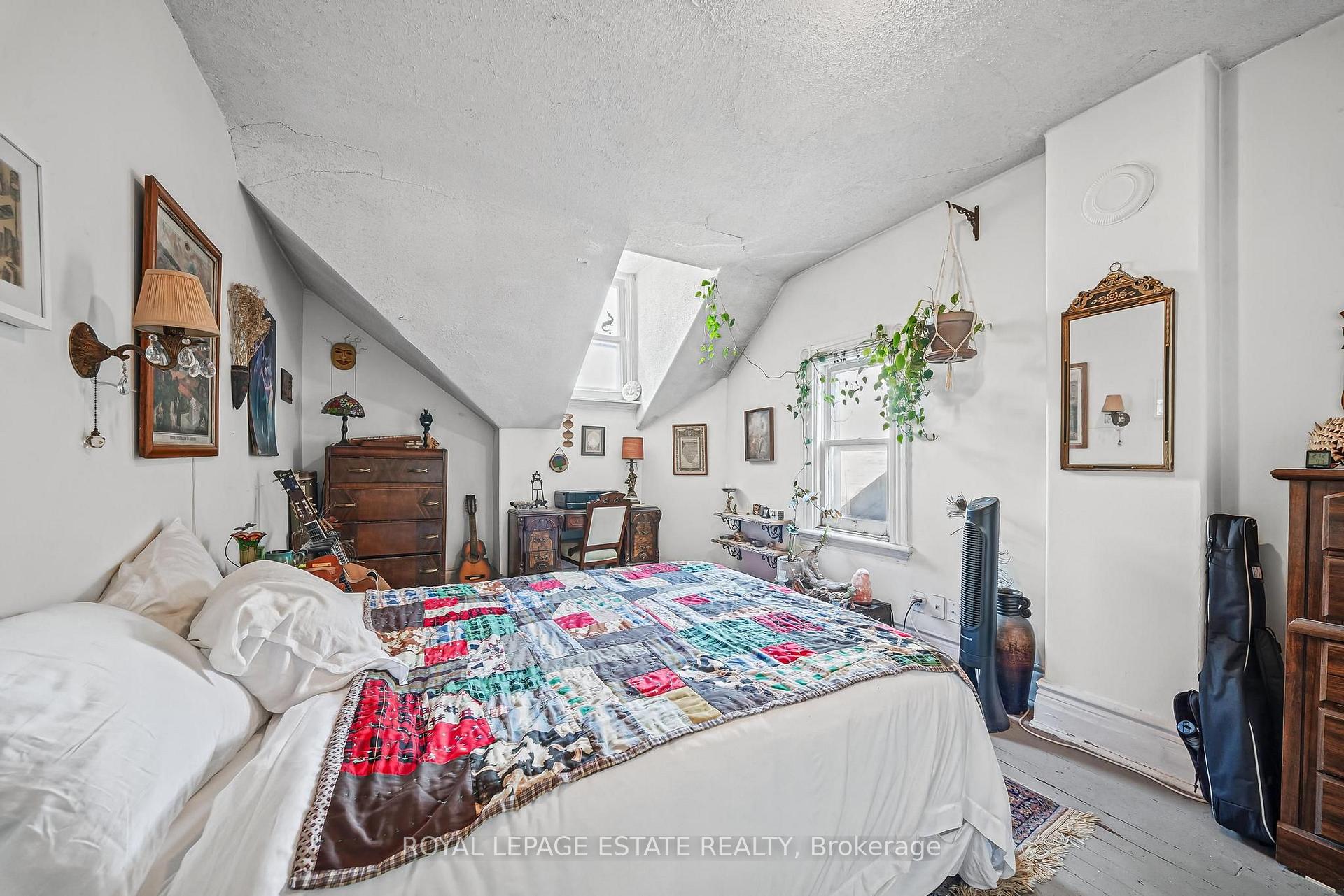 Photo 34 of 110 Baldwin Street, Toronto, Kensington-Chinatown — HOMEH