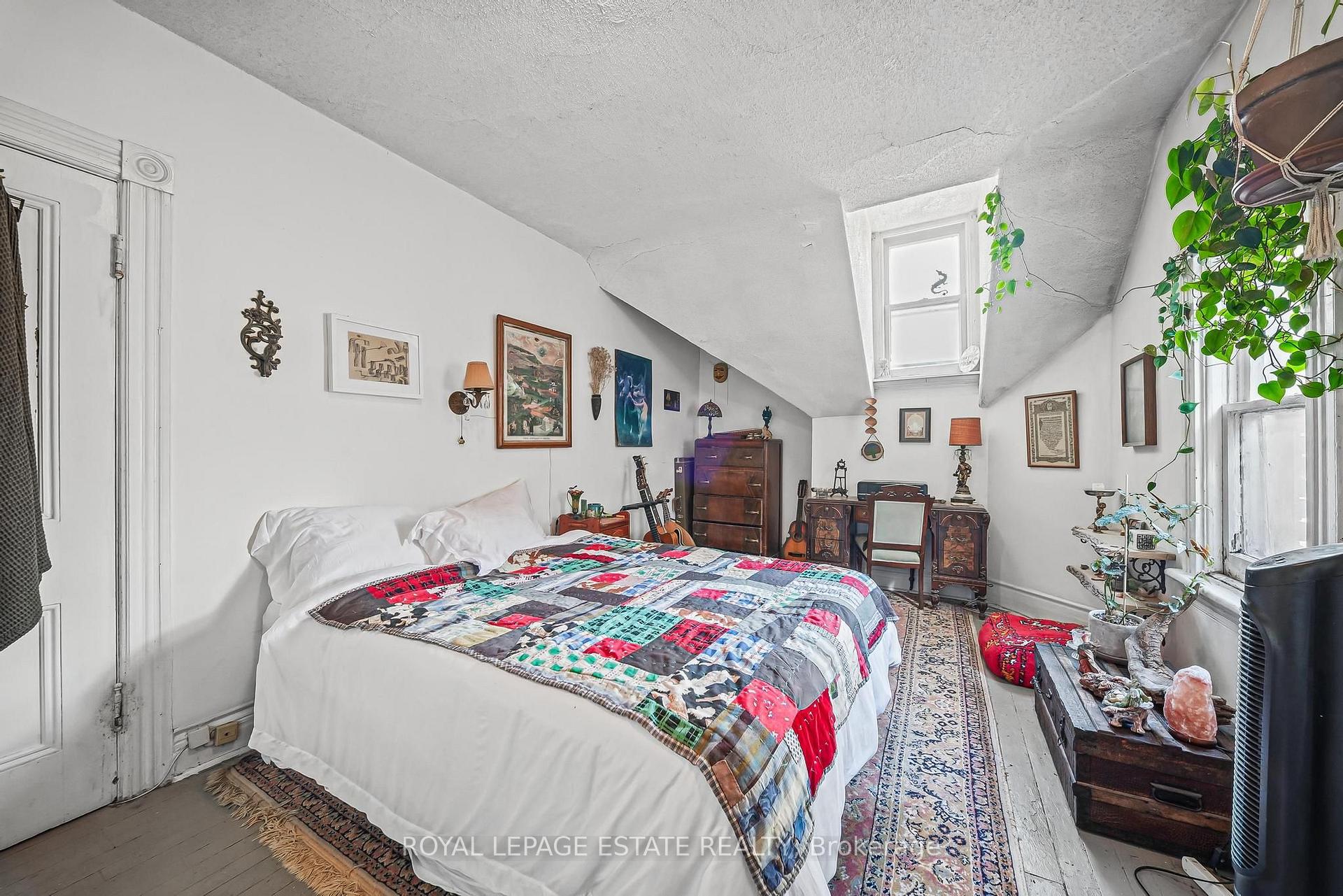 Photo 36 of 110 Baldwin Street, Toronto, Kensington-Chinatown — HOMEH