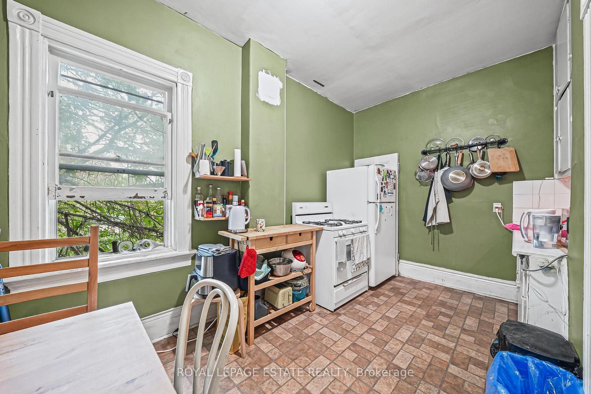 Photo 16 of 110-112 Baldwin Street, Toronto, Kensington-Chinatown — HOMEH