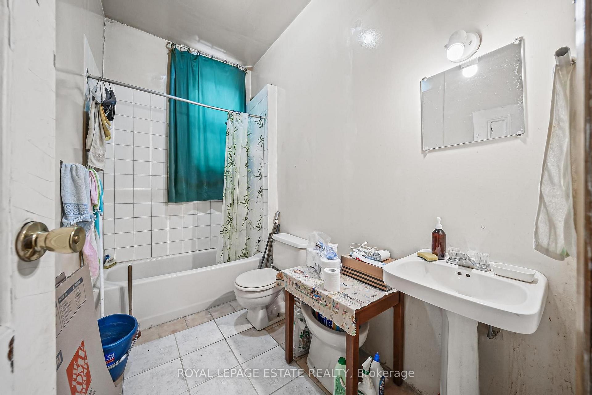 Photo 31 of 110-112 Baldwin Street, Toronto, Kensington-Chinatown — HOMEH