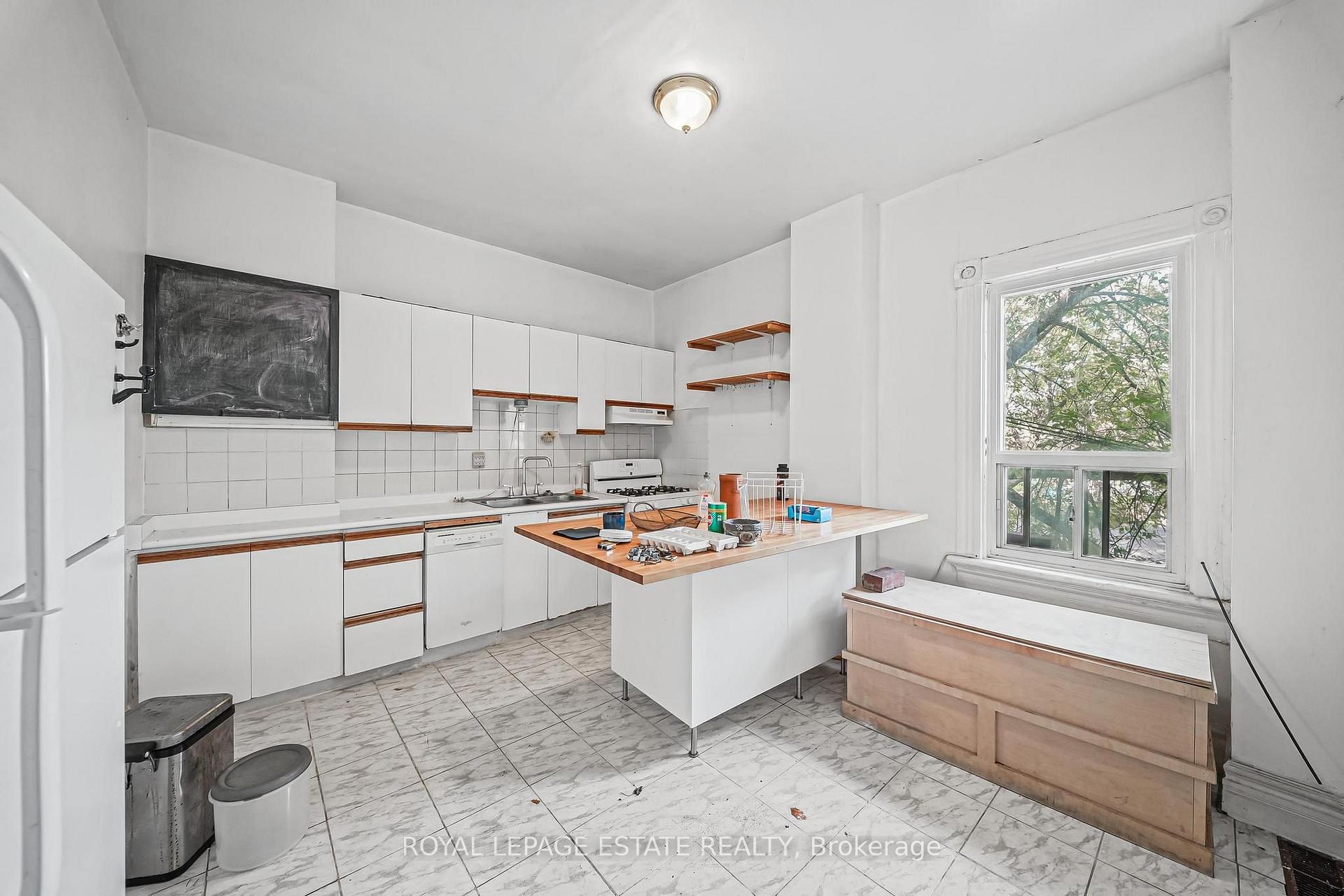 Photo 35 of 110-112 Baldwin Street, Toronto, Kensington-Chinatown — HOMEH