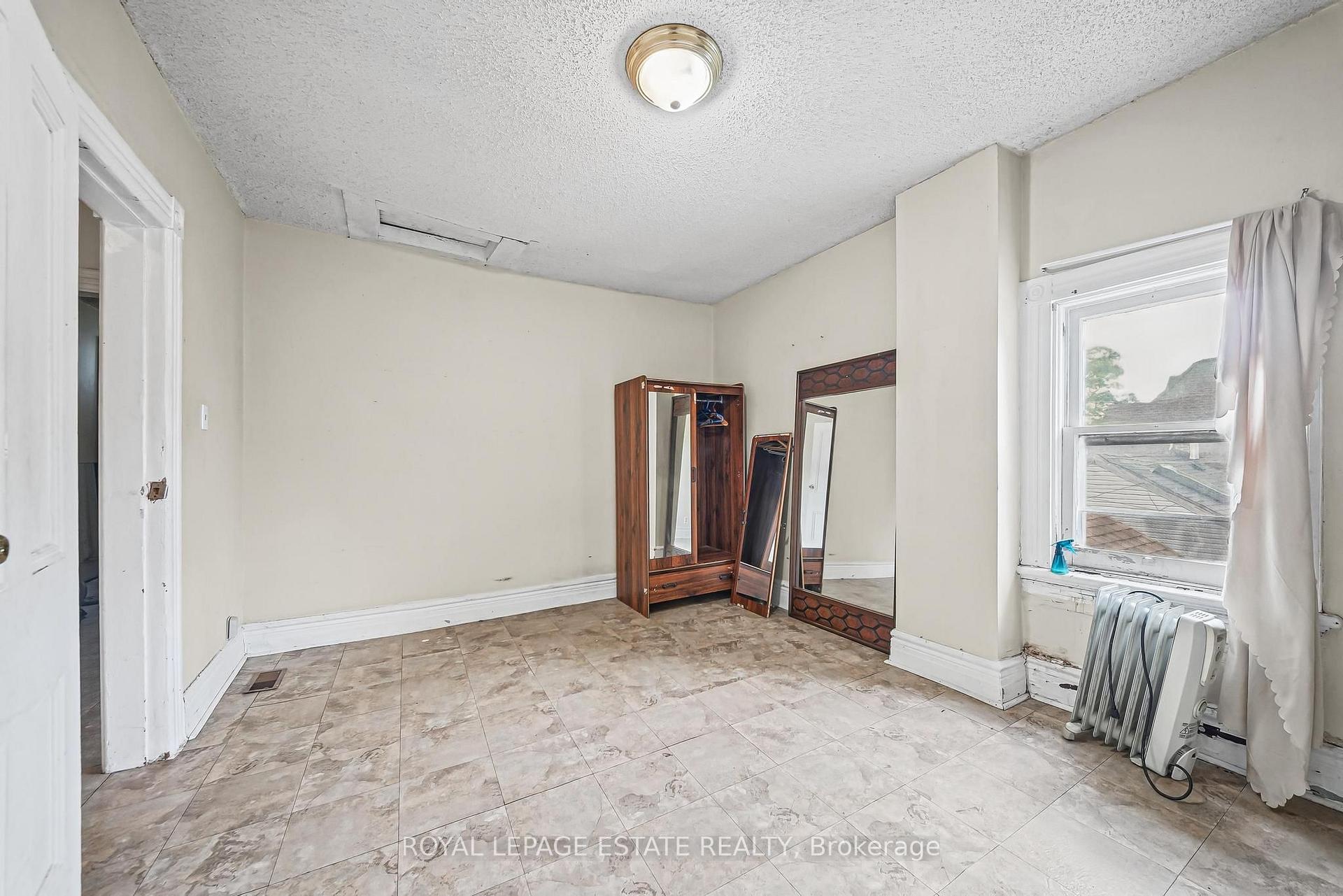 Photo 37 of 110-112 Baldwin Street, Toronto, Kensington-Chinatown — HOMEH