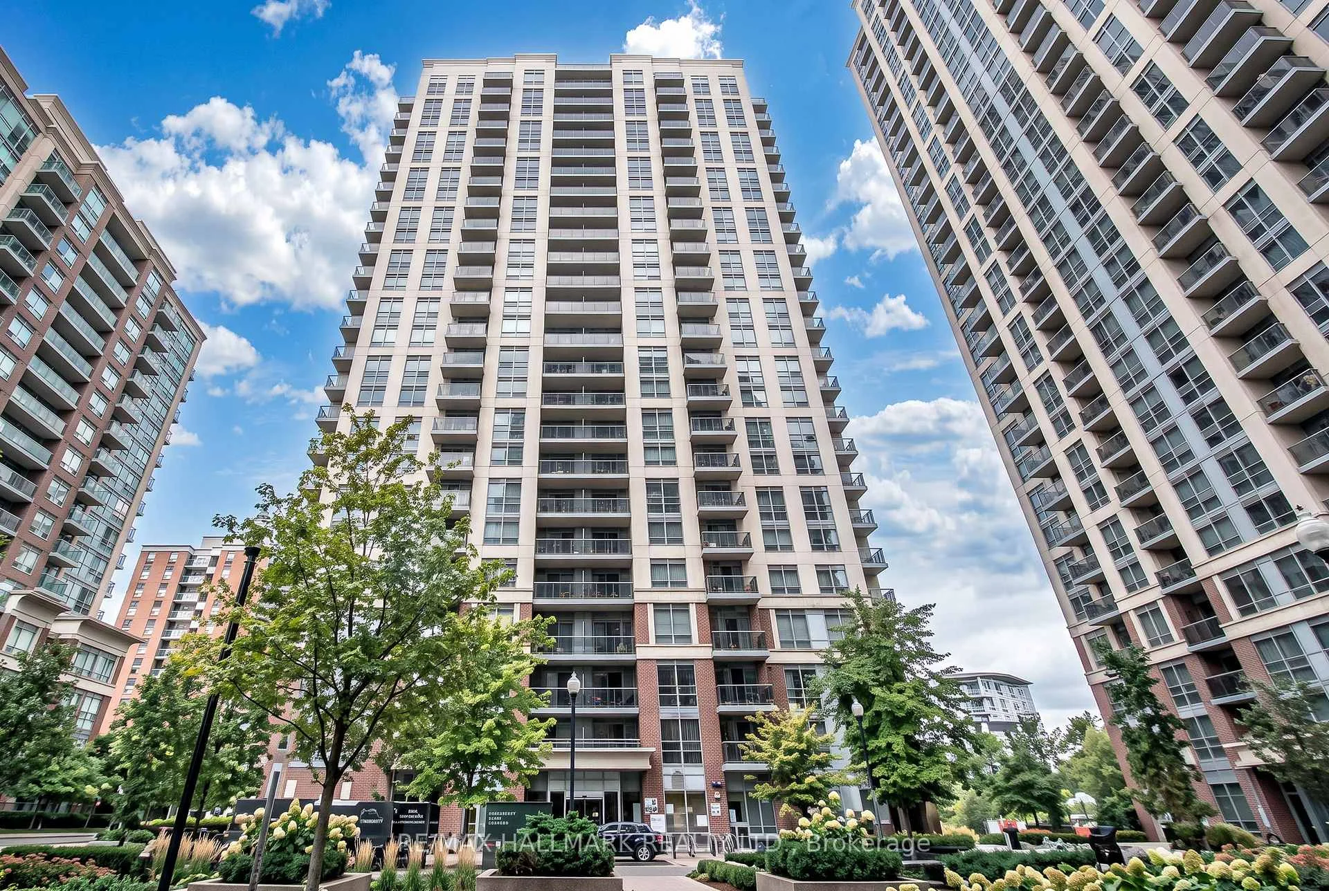 Photo 1 of Unit Ph02, 5 Michael Power Place, Etobicoke, Islington-City Centre West — HOMEH