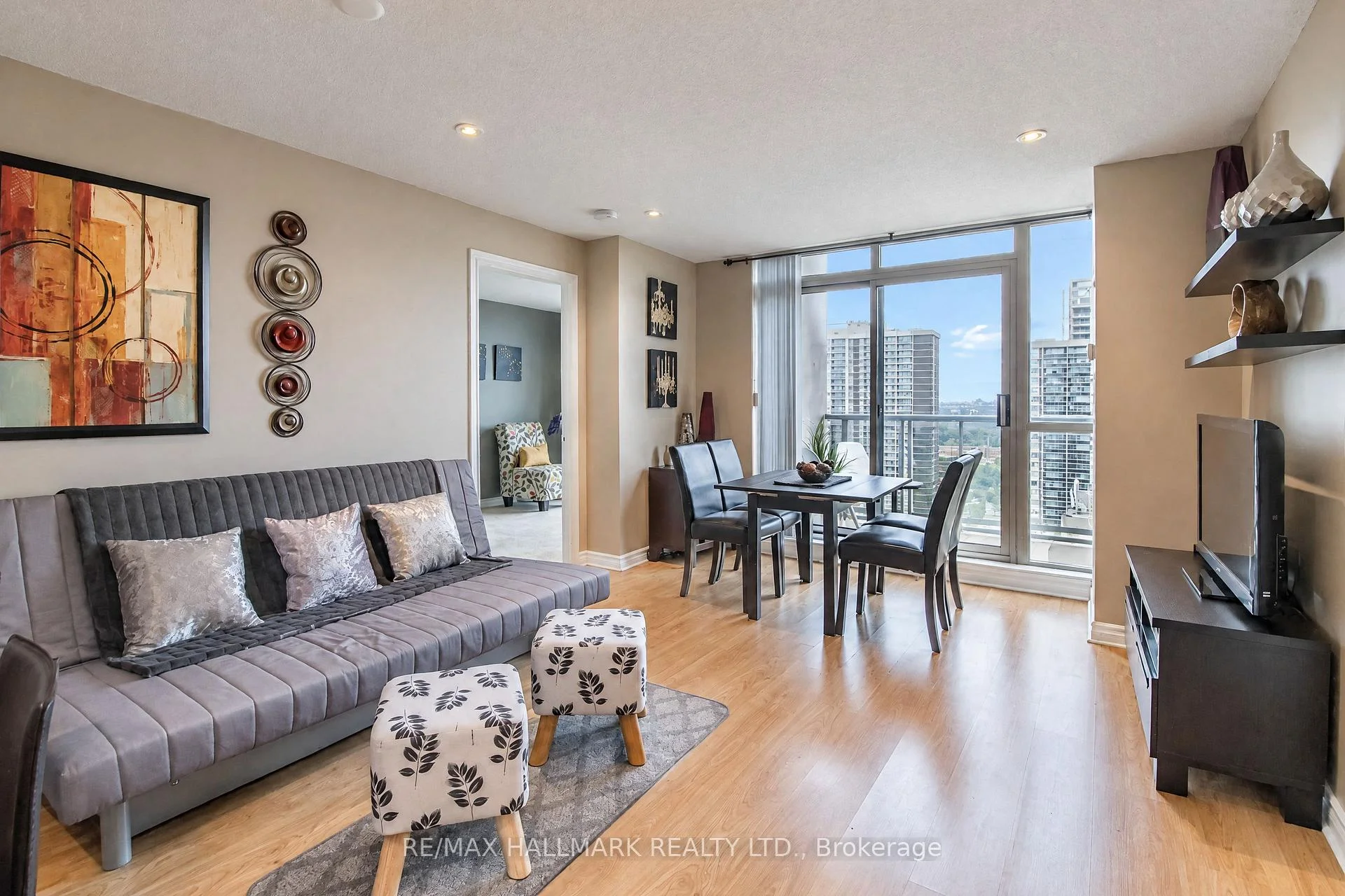 Photo 10 of Unit Ph02, 5 Michael Power Place, Etobicoke, Islington-City Centre West — HOMEH