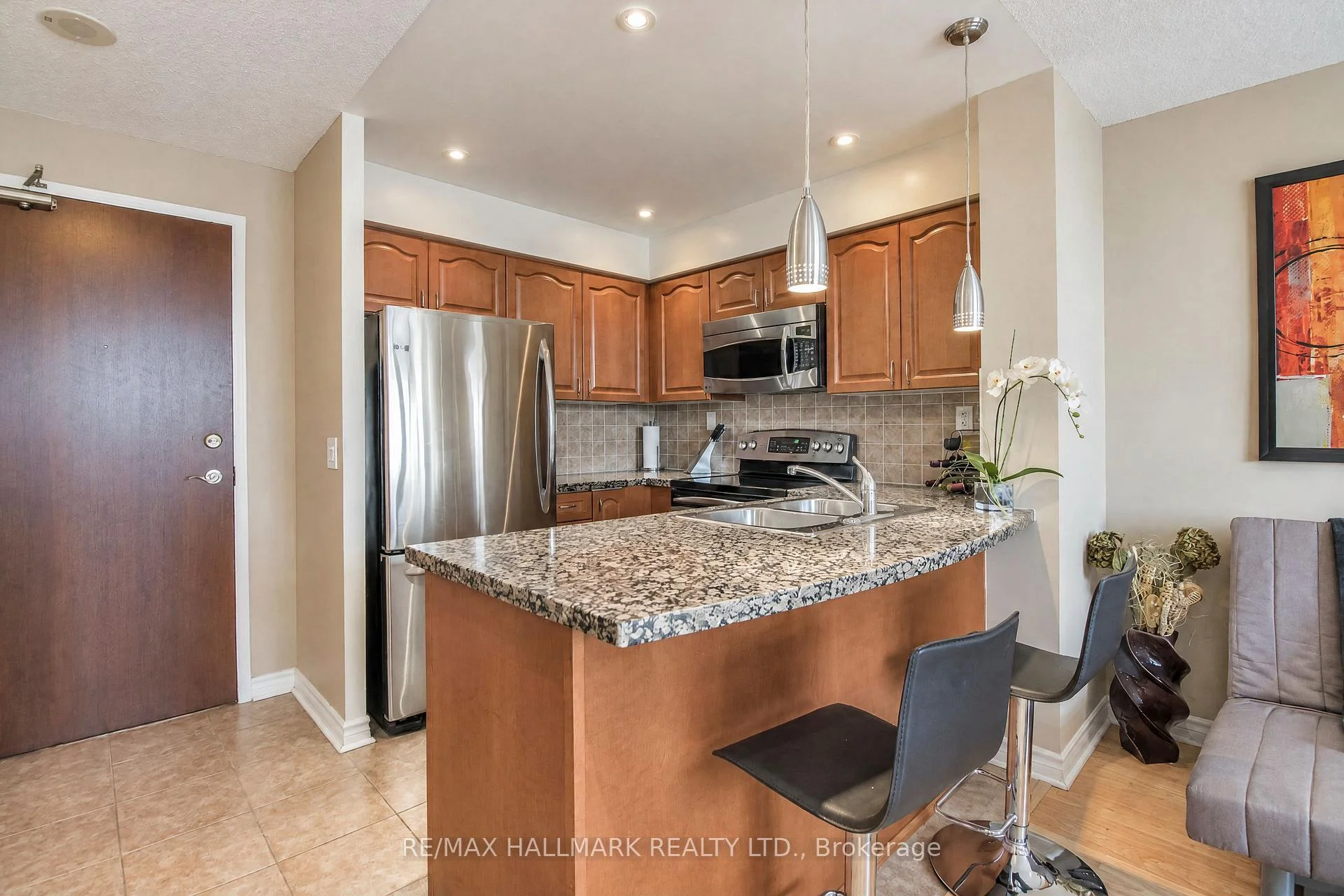 Photo 18 of Unit Ph02, 5 Michael Power Place, Etobicoke, Islington-City Centre West — HOMEH