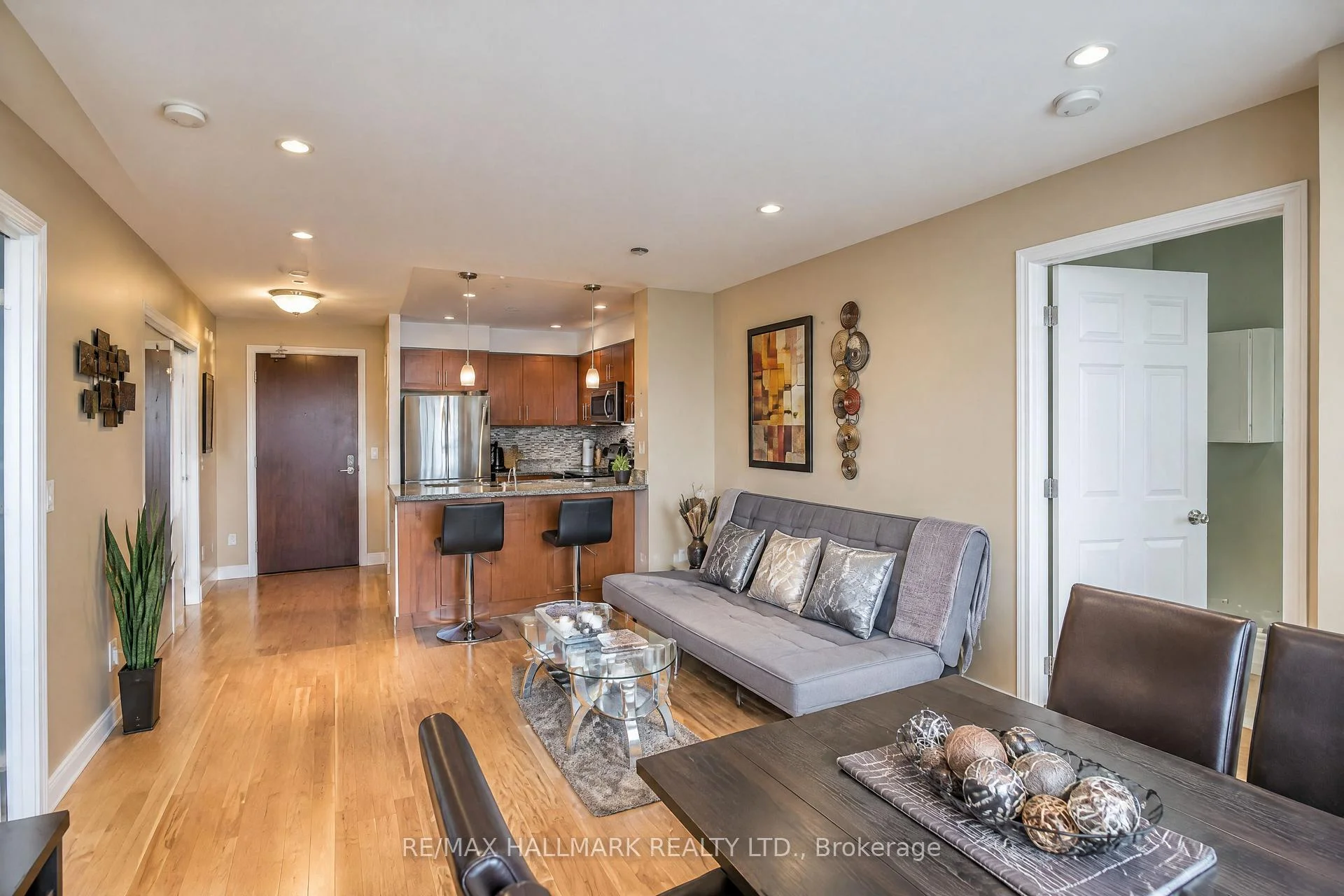 Photo 26 of Unit Ph02, 5 Michael Power Place, Etobicoke, Islington-City Centre West — HOMEH