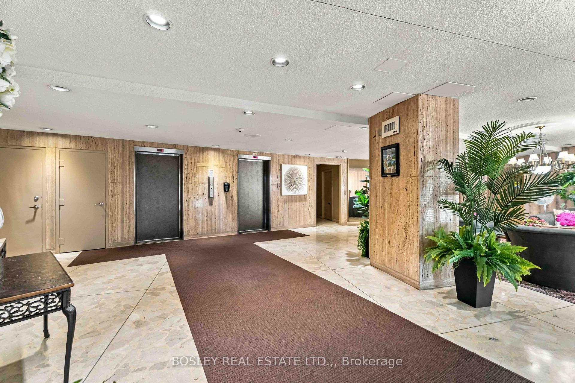 Photo 4 of Unit 1, 15 Towering Heights Boulevard, St. Catharines, Glendale/Glenridge — HOMEH