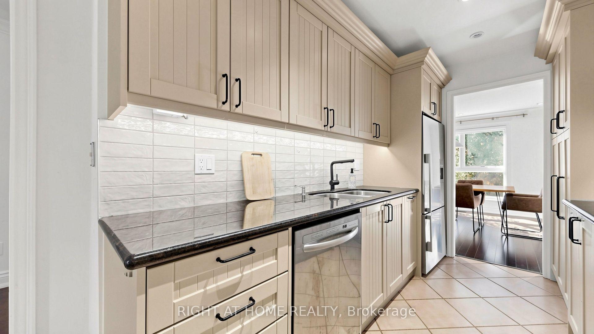 Photo 13 of 40 Snowshoe Mill Way, North York, St. Andrew-Windfields — HOMEH