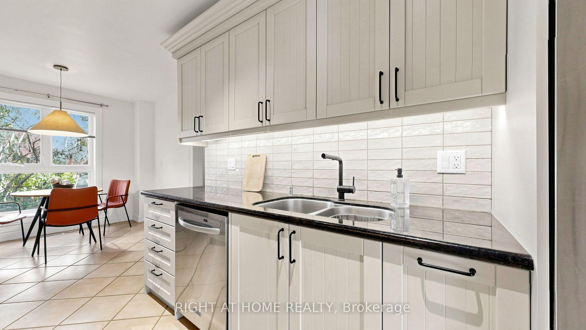 Photo 14 of 40 Snowshoe Mill Way, North York, St. Andrew-Windfields — HOMEH