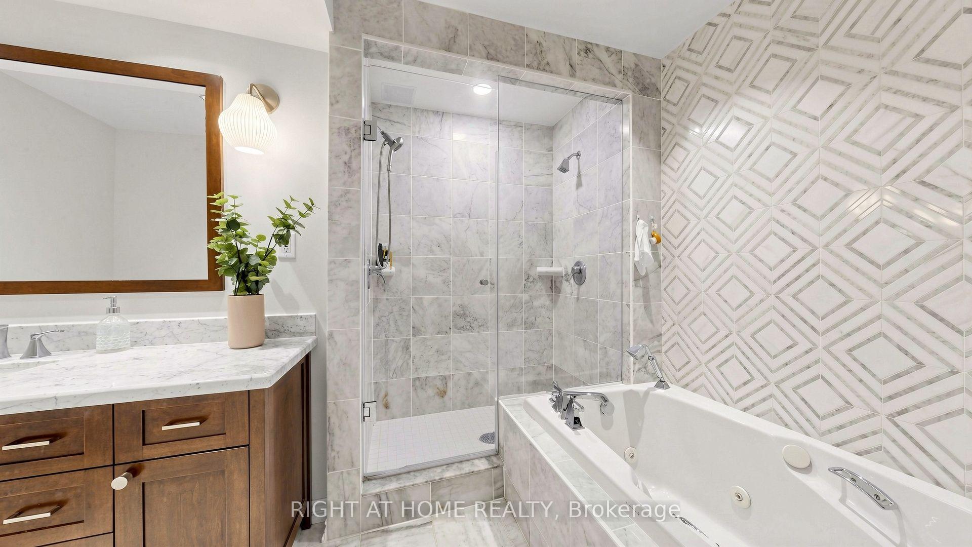 Photo 24 of 40 Snowshoe Mill Way, North York, St. Andrew-Windfields — HOMEH
