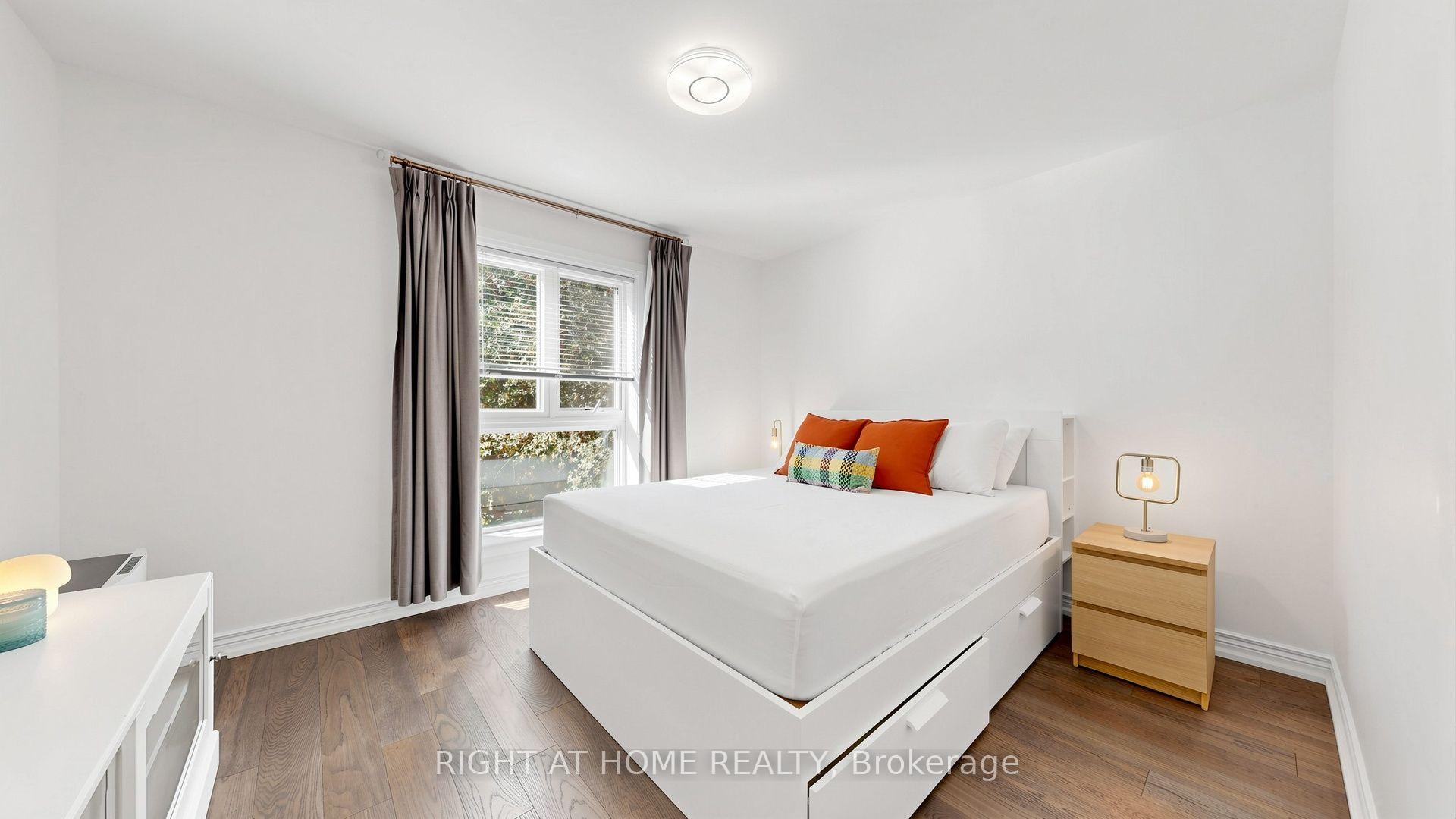 Photo 25 of 40 Snowshoe Mill Way, North York, St. Andrew-Windfields — HOMEH
