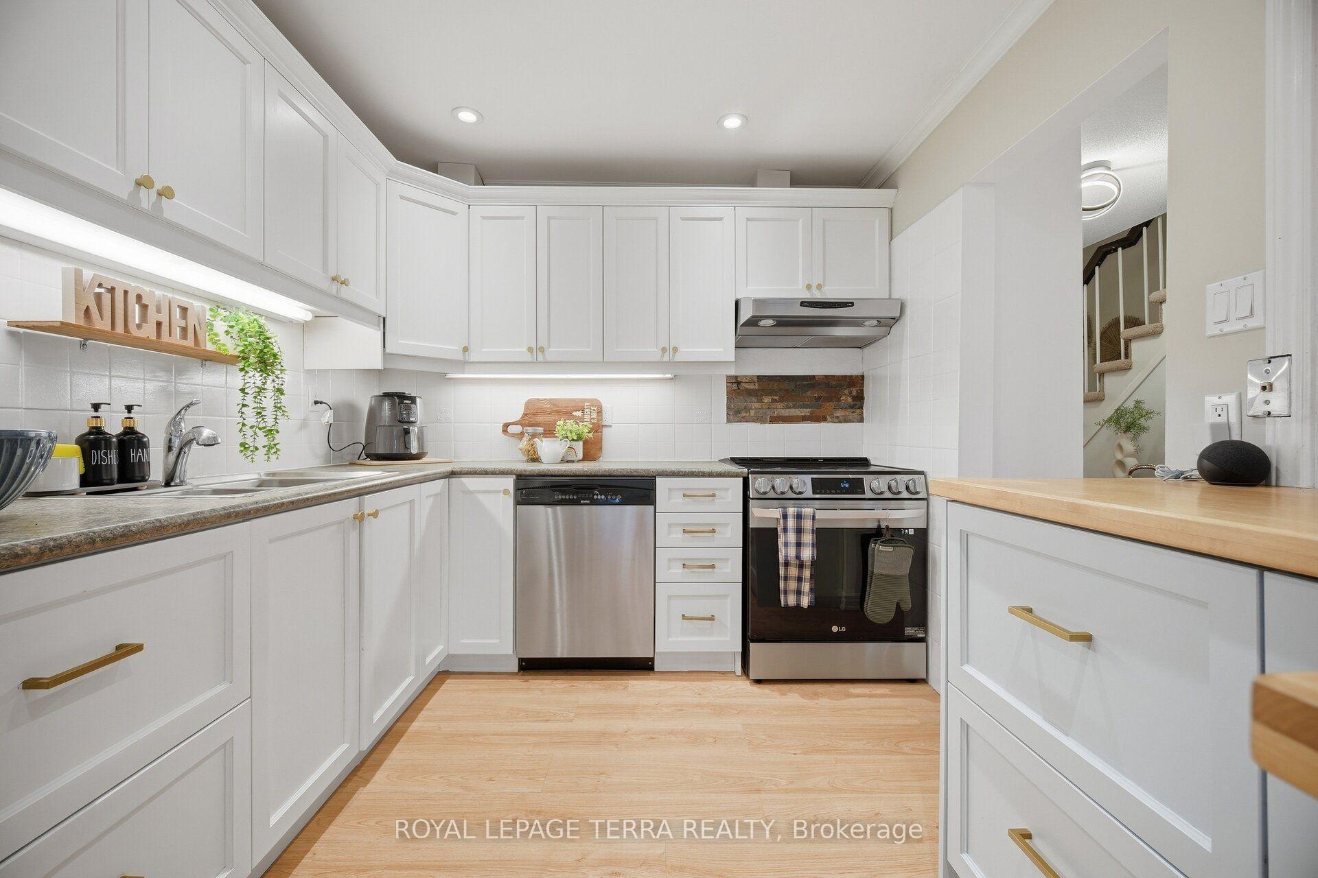Photo 8 of Unit 138, 1951 Rathburn Road E, Mississauga, Rathwood — HOMEH