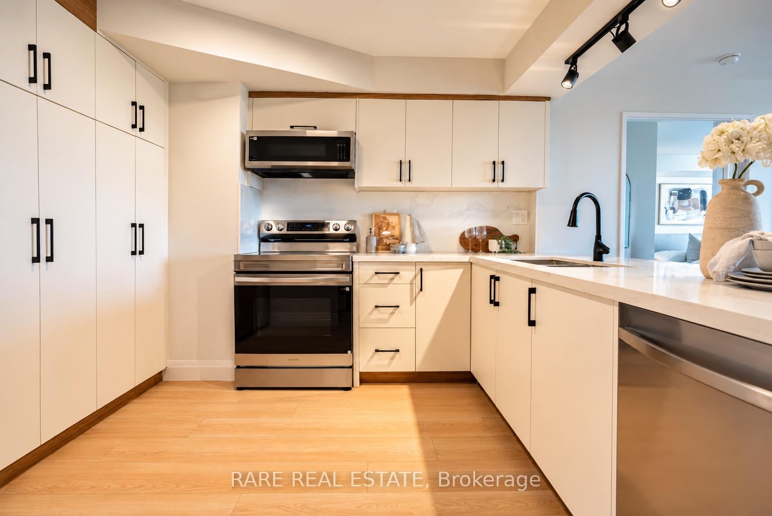 Photo 7 of Unit 1012, 7300 Yonge Street, Vaughan, Crestwood-Springfarm-Yorkhill — HOMEH