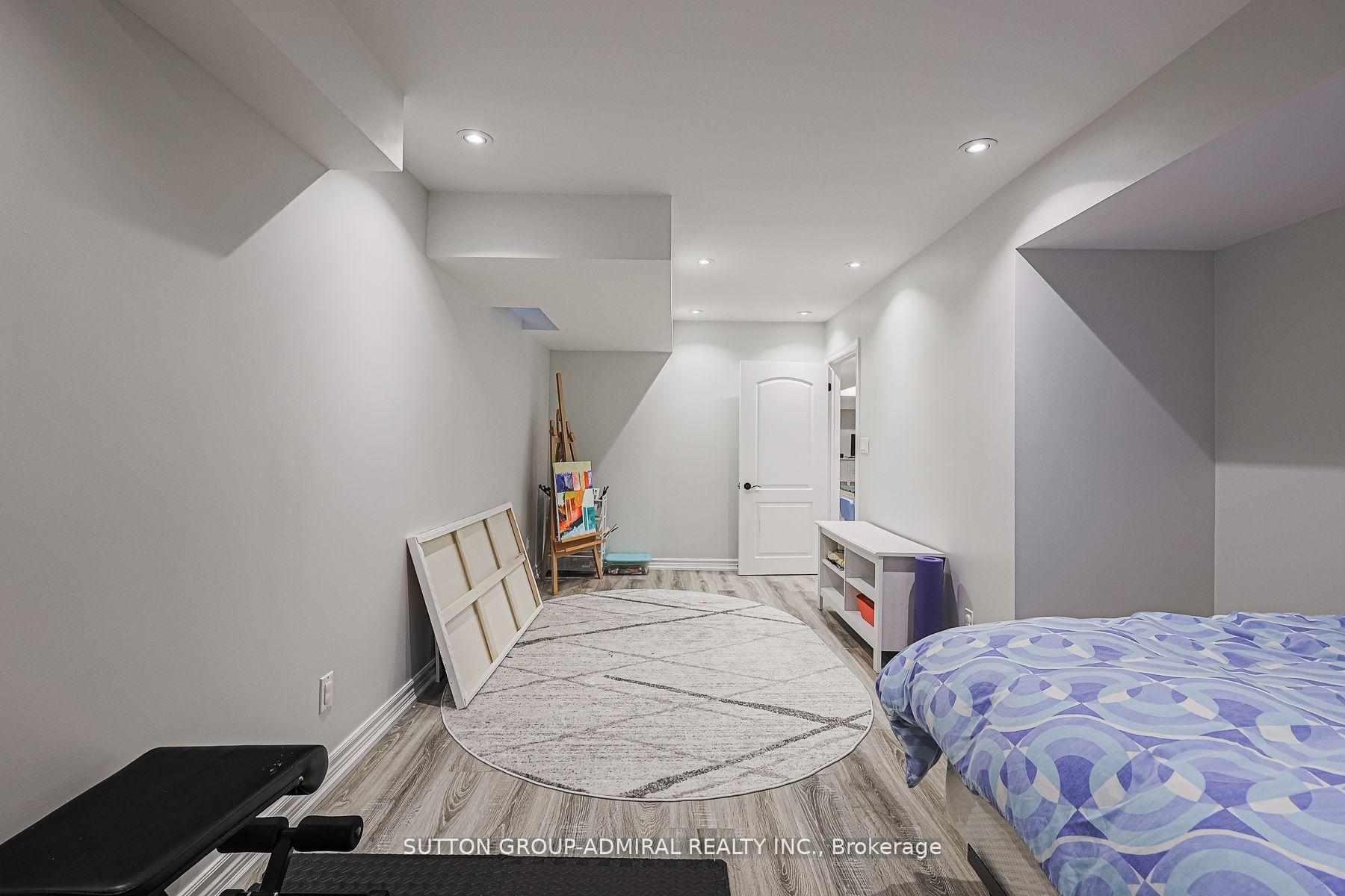 Photo 8 of 163 Heintzman Crescent, Vaughan, Patterson — HOMEH