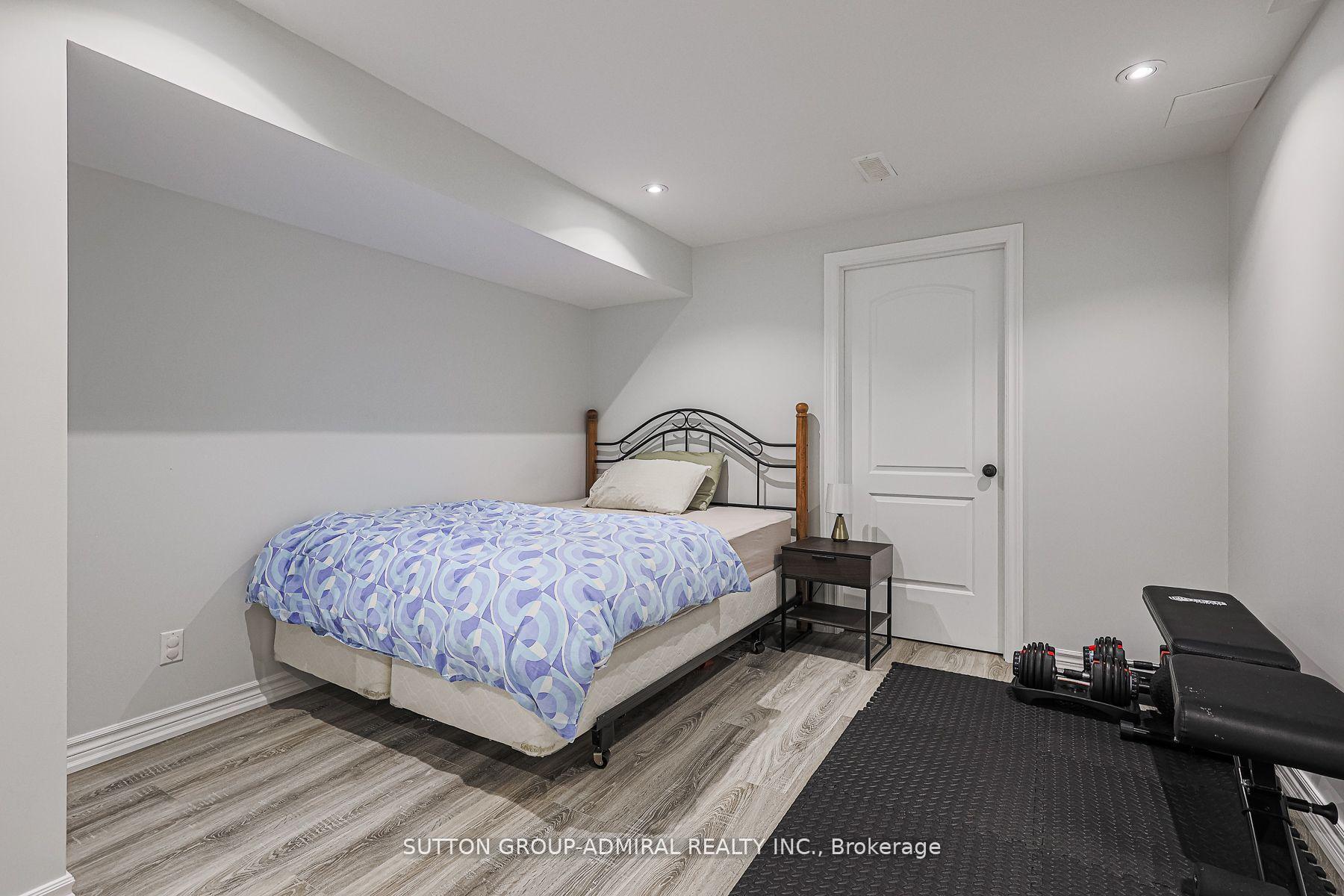 Photo 9 of 163 Heintzman Crescent, Vaughan, Patterson — HOMEH